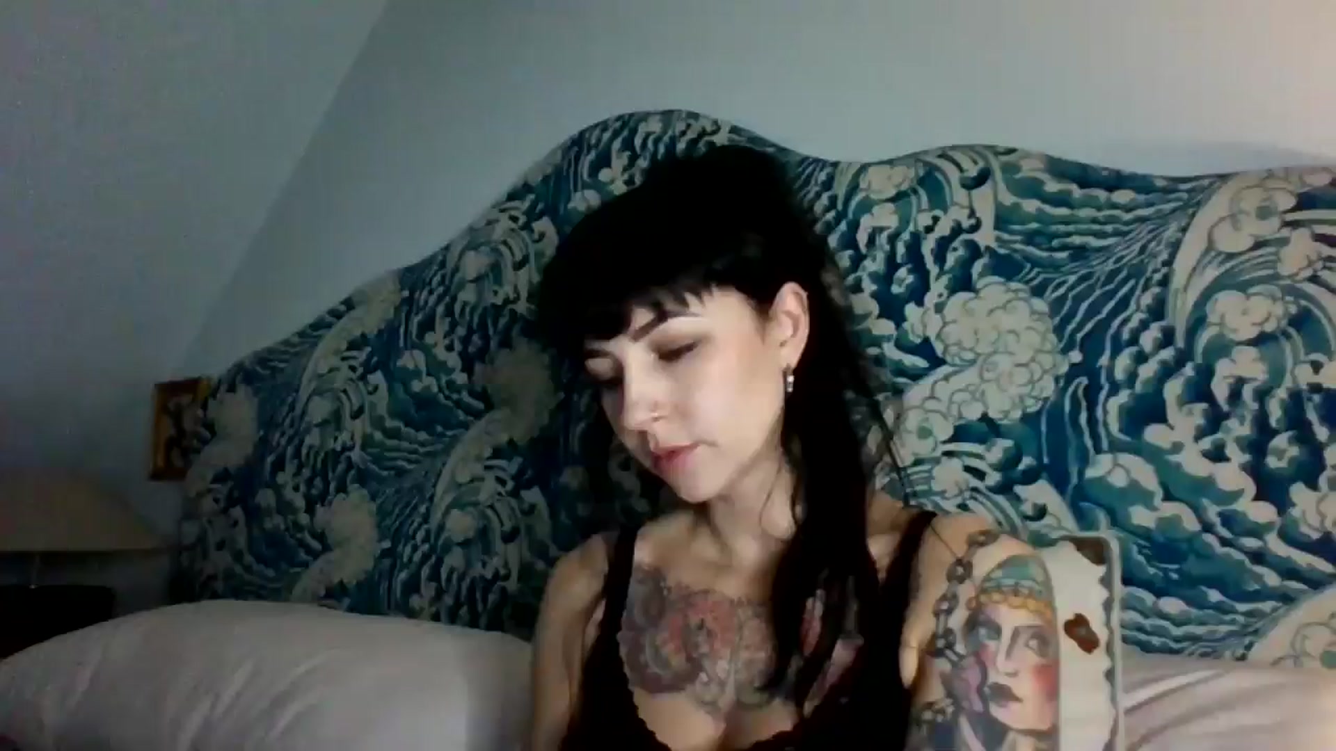 Gallery image thumbnail from MargotMills_'s myfreecams stream on, 12/15/2025, 21:59 image 10 of 20