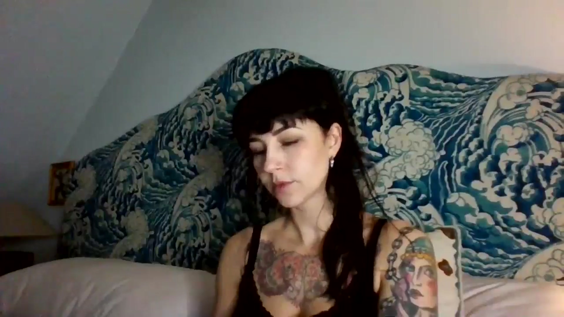 Gallery image thumbnail from MargotMills_'s myfreecams stream on, 12/15/2025, 21:59 image 12 of 20