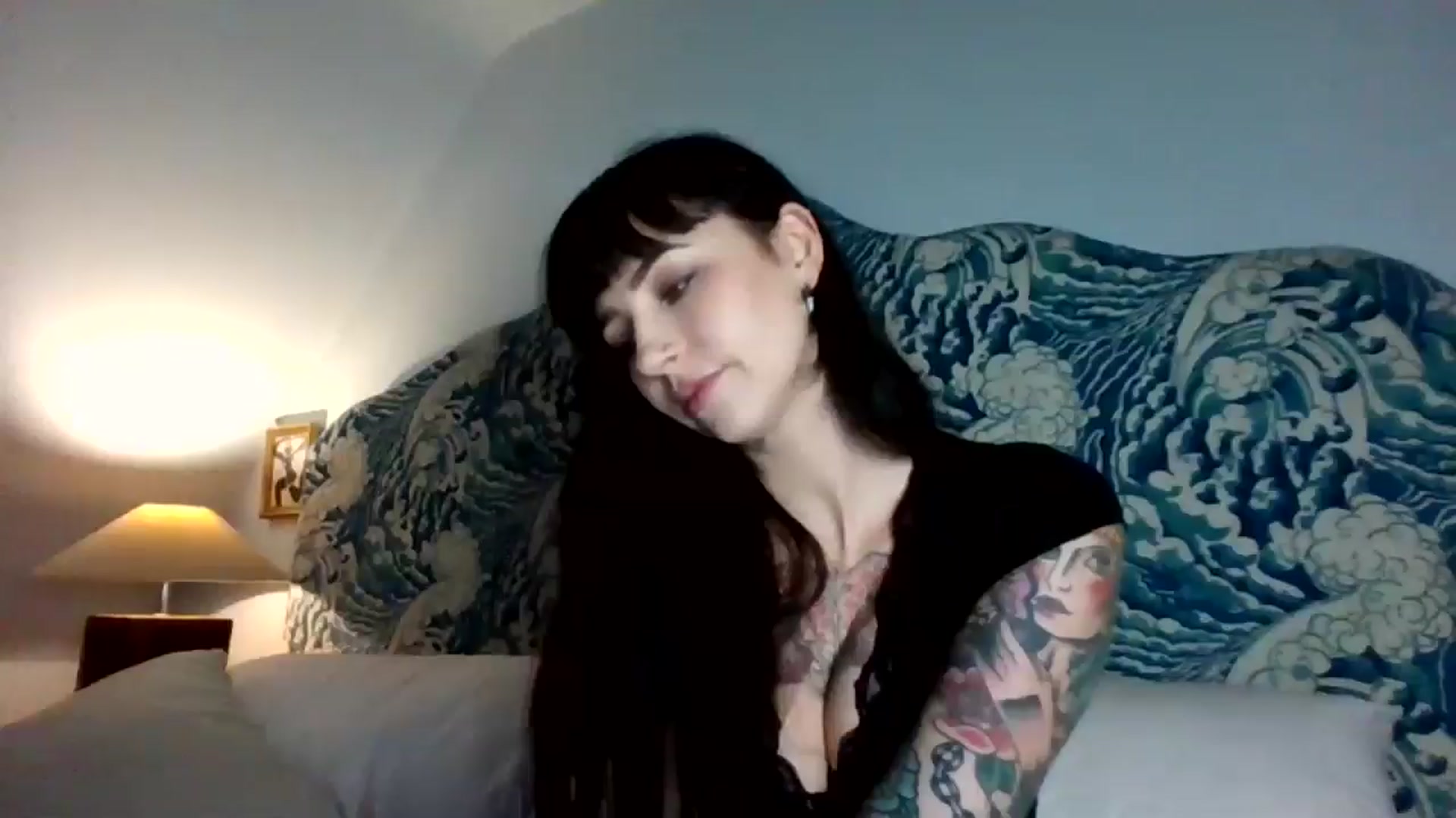 Gallery image thumbnail from MargotMills_'s myfreecams stream on, 12/20/2025, 20:33 image 9 of 20