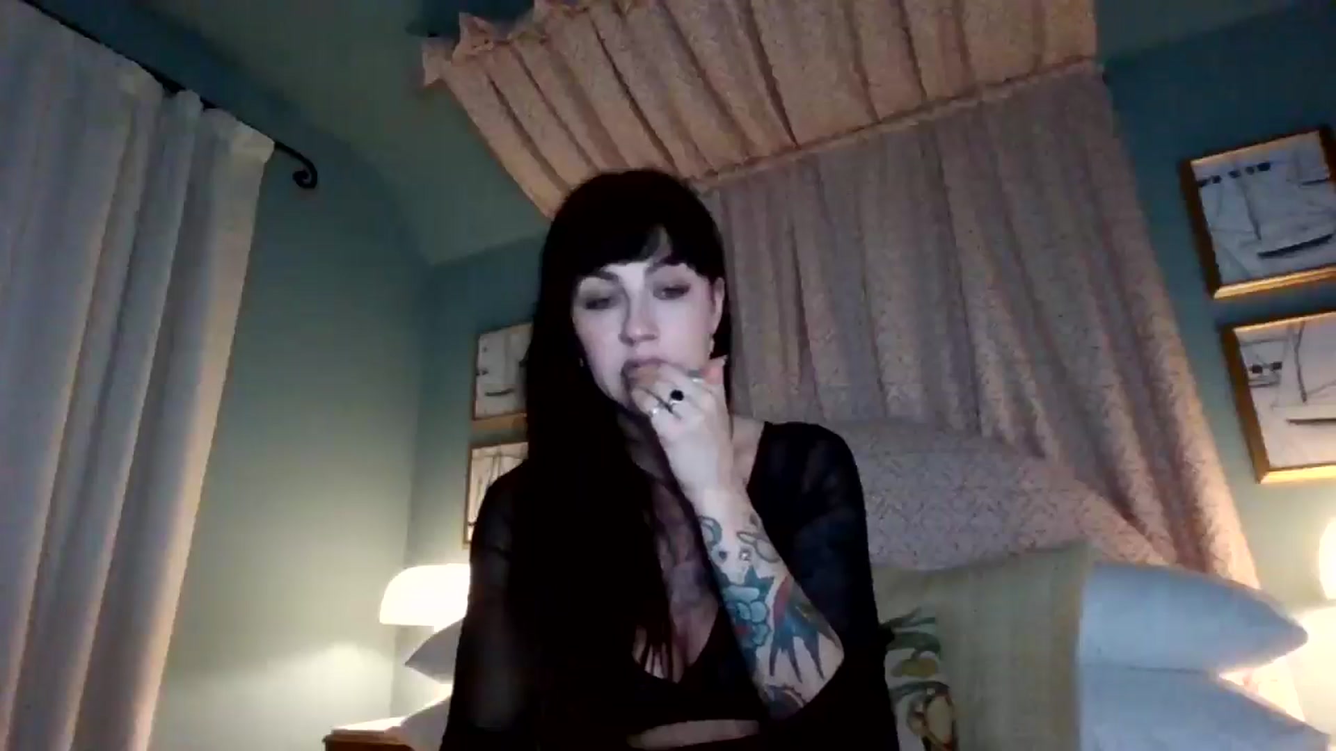 Gallery image thumbnail from MargotMills_'s myfreecams stream on, 01/16/2026, 21:20 image 17 of 20