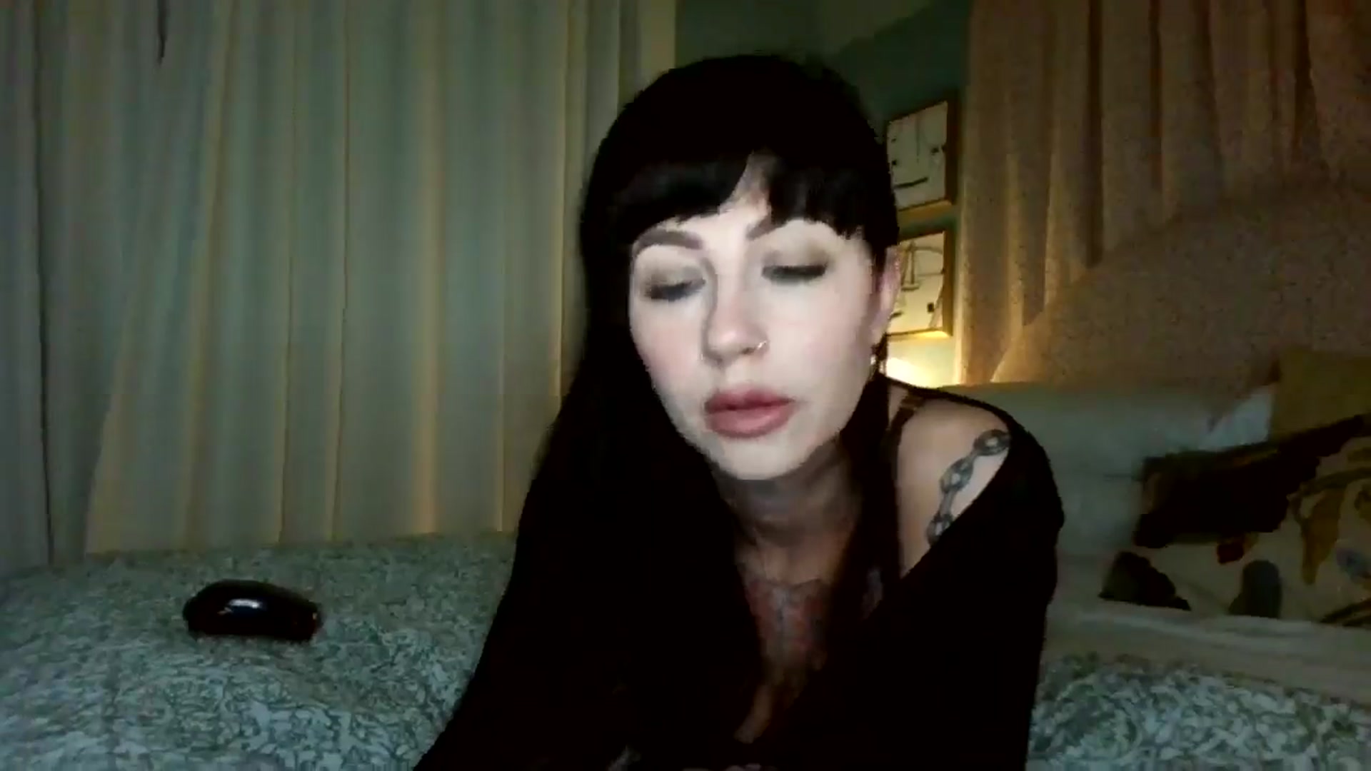 Gallery image thumbnail from MargotMills_'s myfreecams stream on, 01/16/2026, 22:11 image 10 of 20