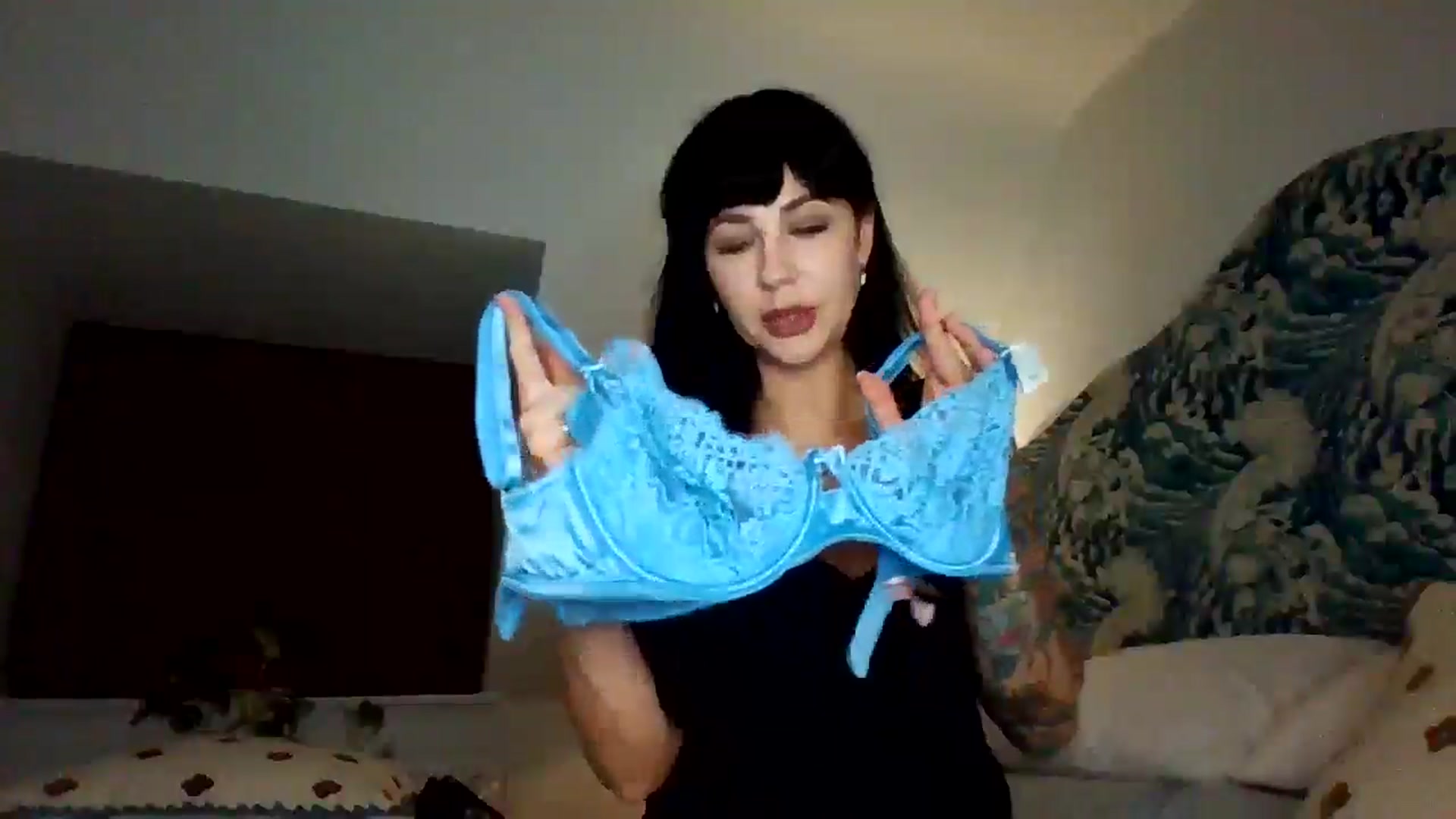 Gallery image thumbnail from MargotMills_'s myfreecams stream on, 02/07/2026, 22:11 image 12 of 20