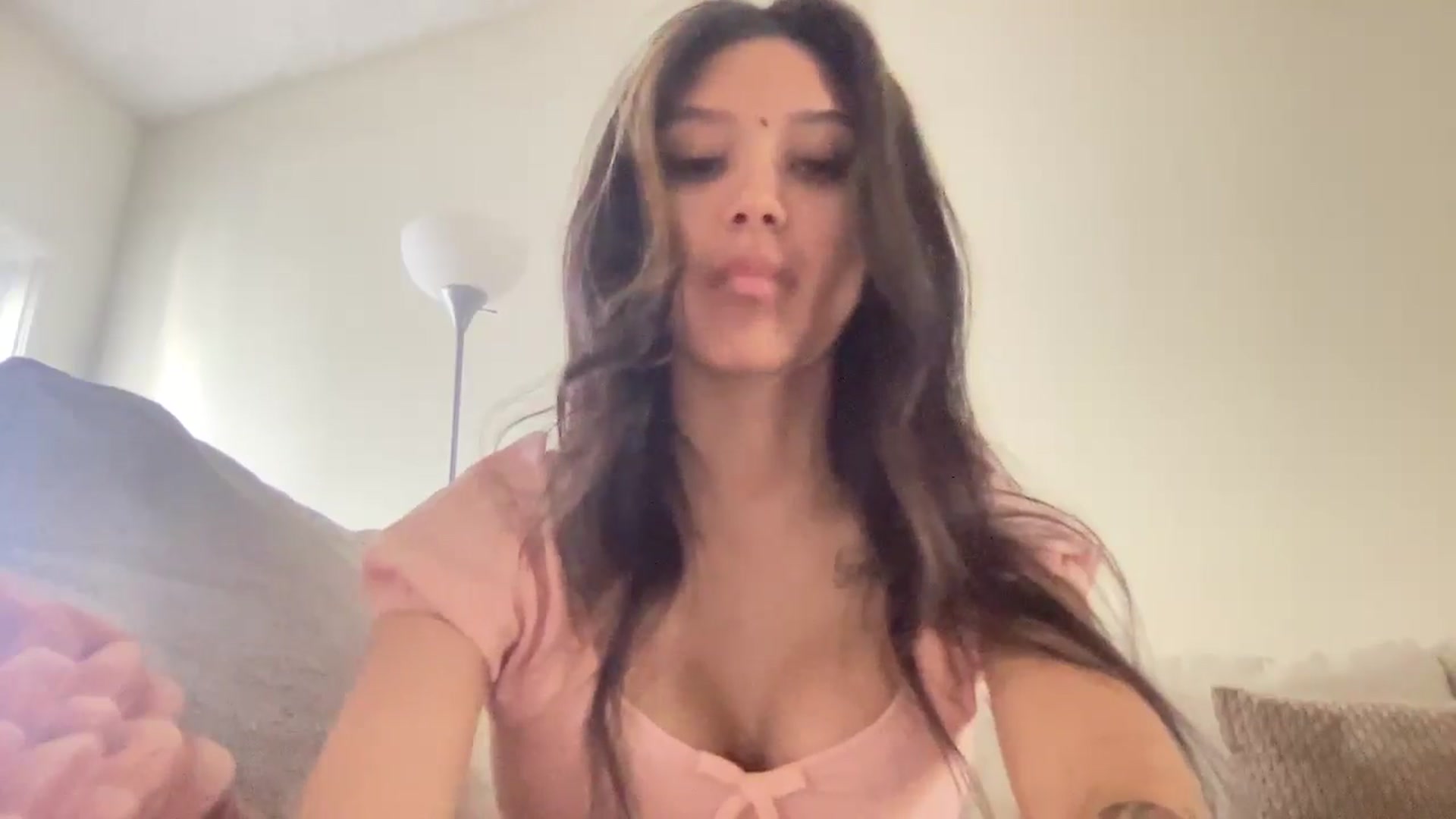 Gallery image thumbnail from Marguerite_cc's myfreecams stream on, 05/19/2025, 16:18 image 2 of 20