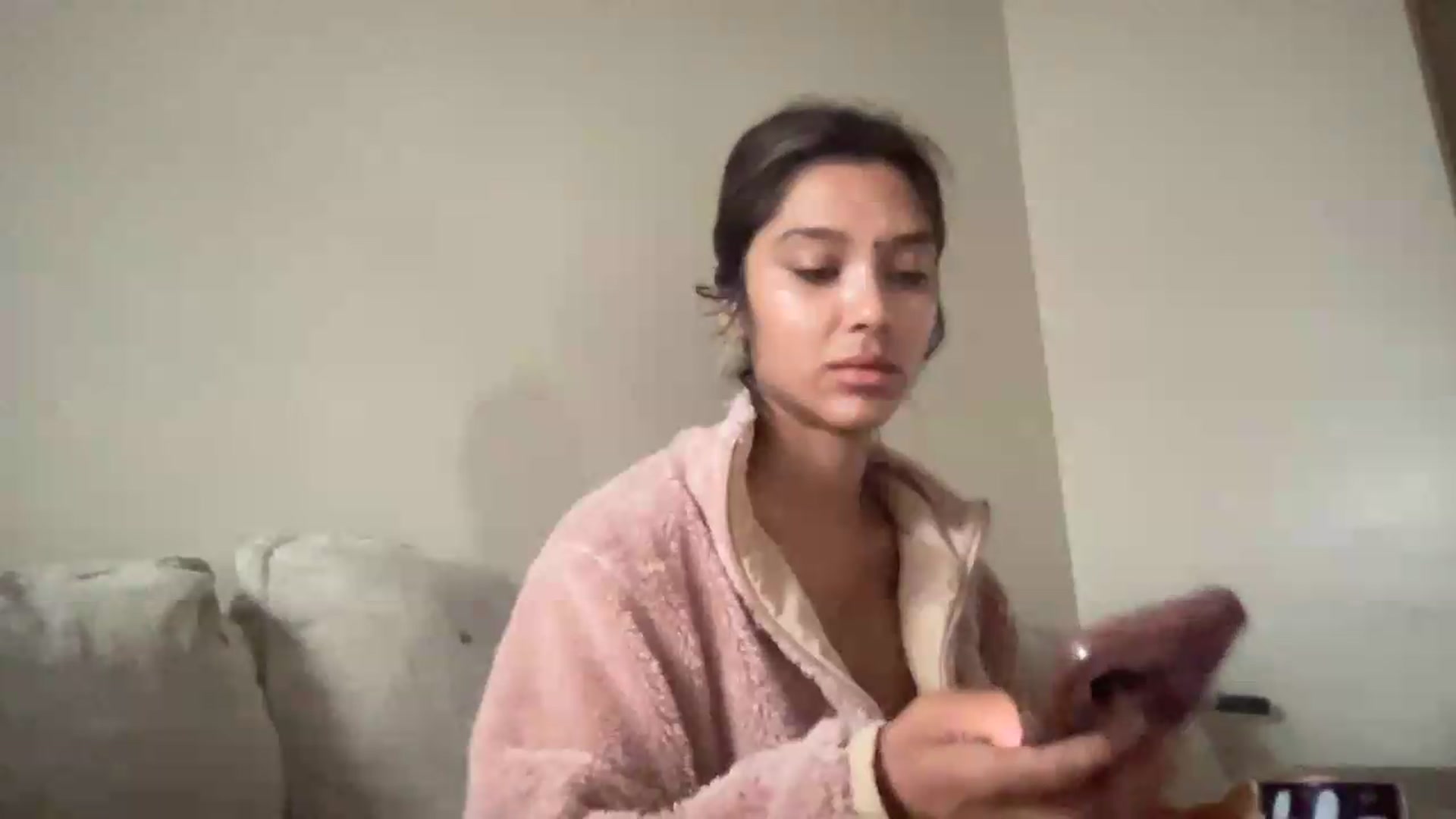 Gallery image thumbnail from Marguerite_cc's myfreecams stream on, 08/28/2026, 14:10 image 2 of 20