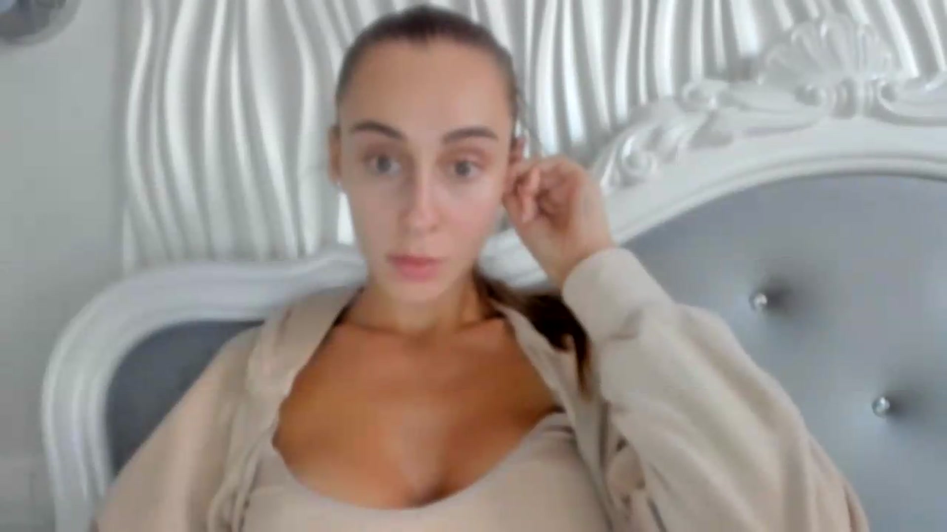 Gallery image thumbnail from MariLuxe's myfreecams stream on, 09/17/2026, 15:45 image 19 of 20