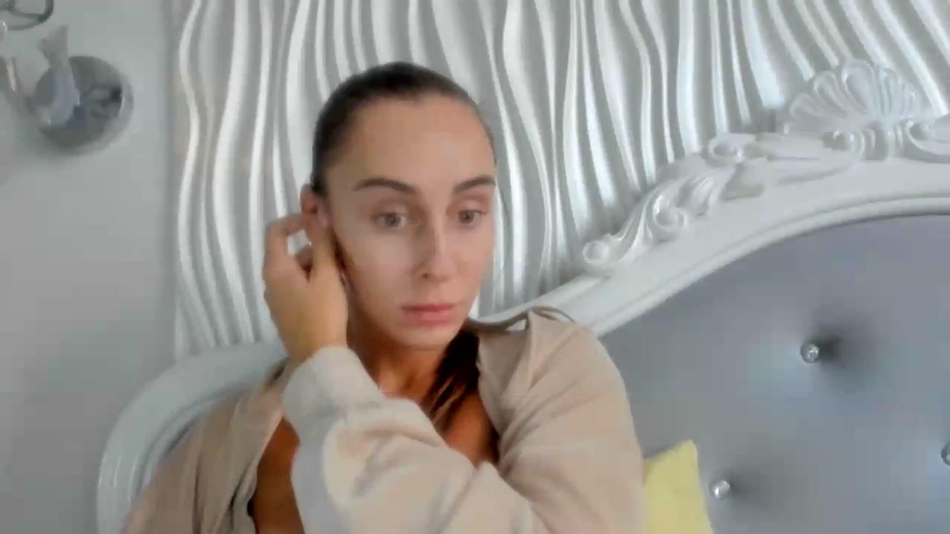 Gallery image thumbnail from MariLuxe's myfreecams stream on, 09/17/2026, 15:45 image 12 of 20