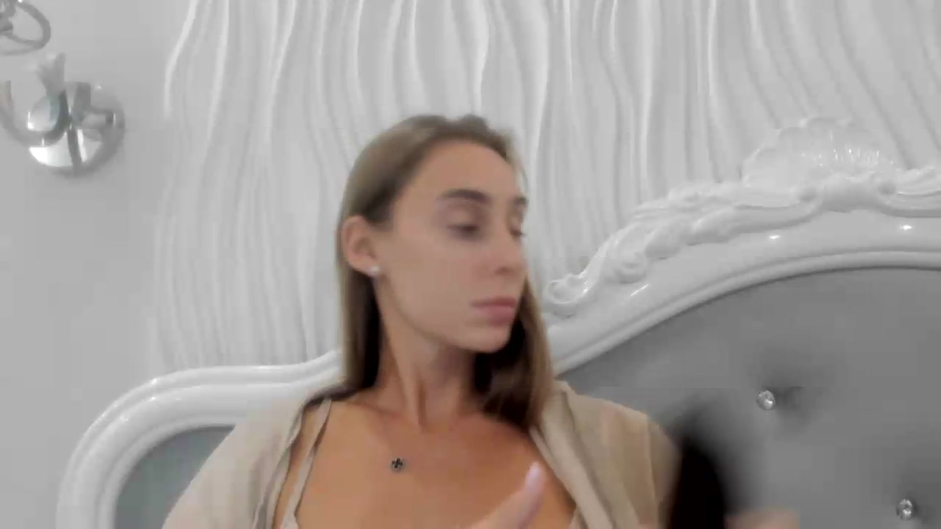 Gallery image thumbnail from MariLuxe's myfreecams stream on, 09/18/2026, 17:23 image 13 of 20