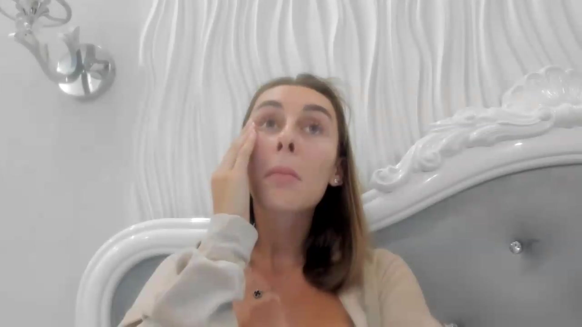 Gallery image thumbnail from MariLuxe's myfreecams stream on, 09/18/2026, 17:23 image 19 of 20