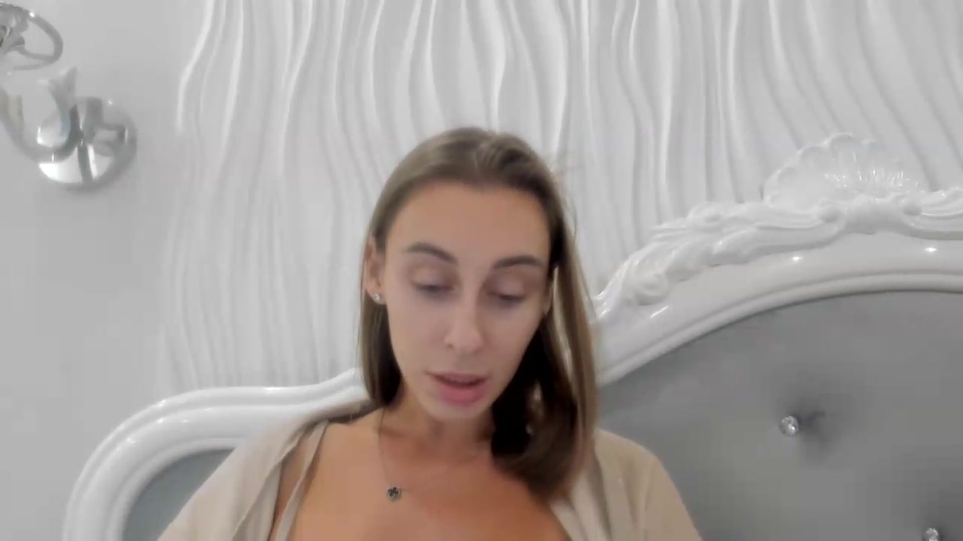 Gallery image thumbnail from MariLuxe's myfreecams stream on, 09/18/2026, 17:23 image 6 of 20
