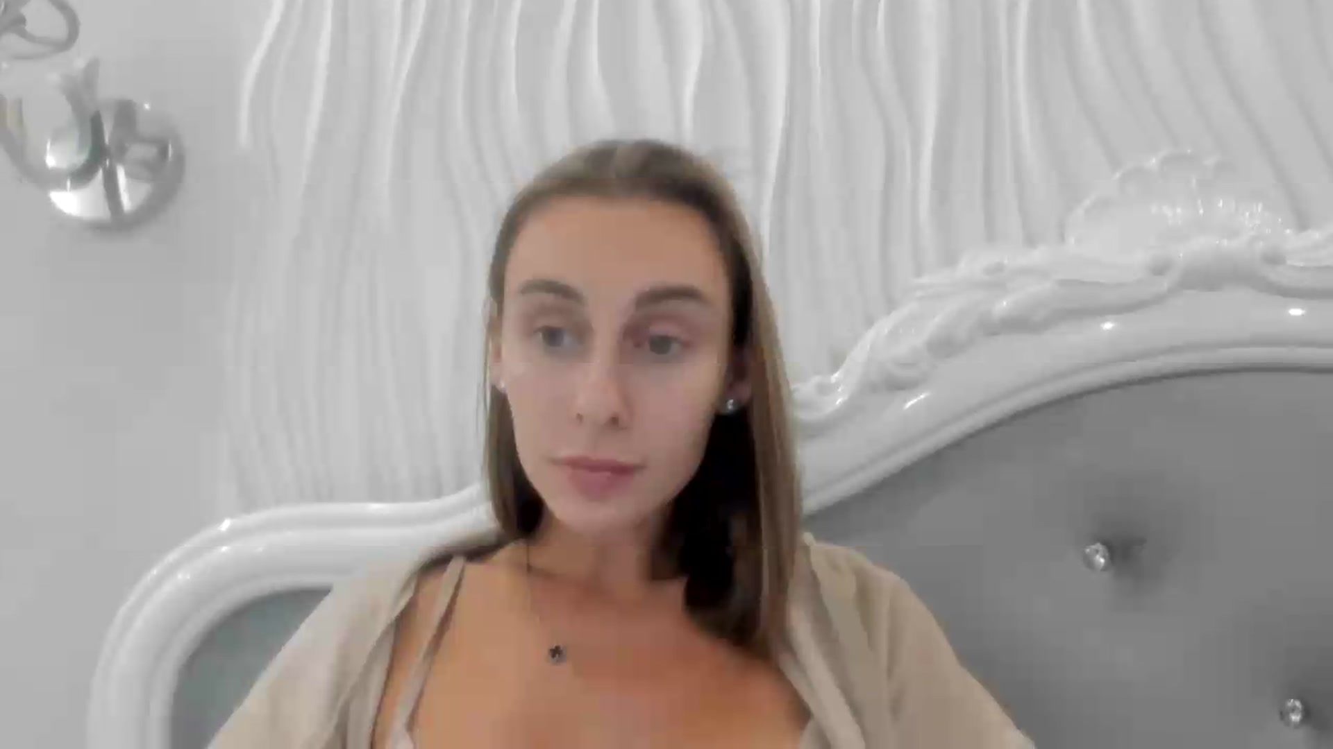 Gallery image thumbnail from MariLuxe's myfreecams stream on, 09/18/2026, 17:23 image 9 of 20