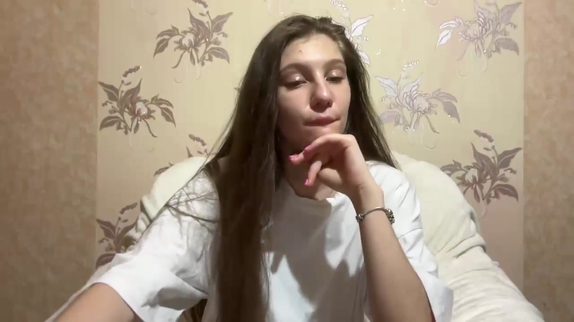 Gallery image thumbnail from MariRi's myfreecams stream on, 07/17/2024, 23:07 image 2 of 20