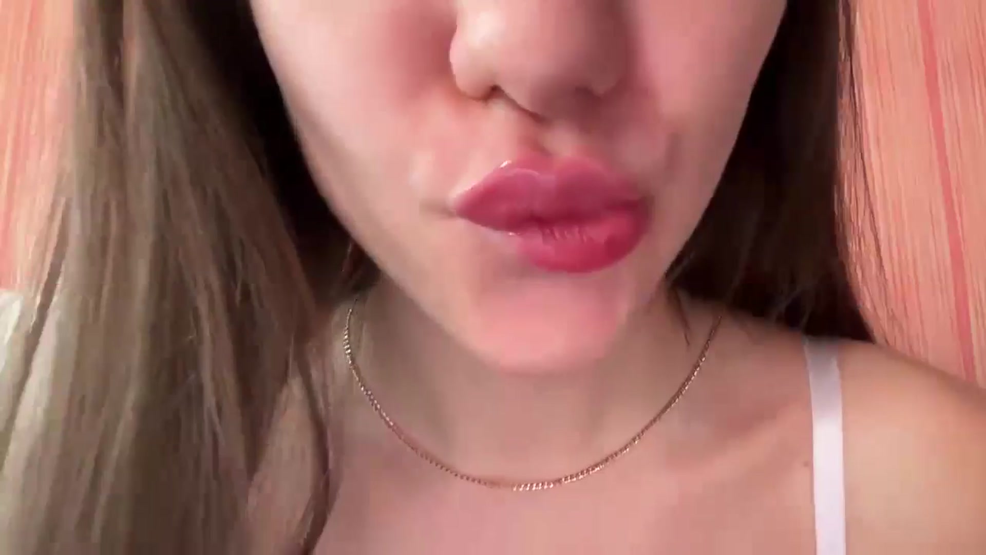 Gallery image thumbnail from MariRi's myfreecams stream on, 09/01/2024, 10:17 image 10 of 20