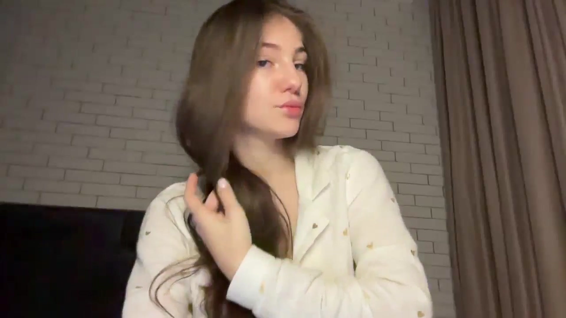 Gallery image thumbnail from MariRi's myfreecams stream on, 11/27/2024, 15:21 image 16 of 20