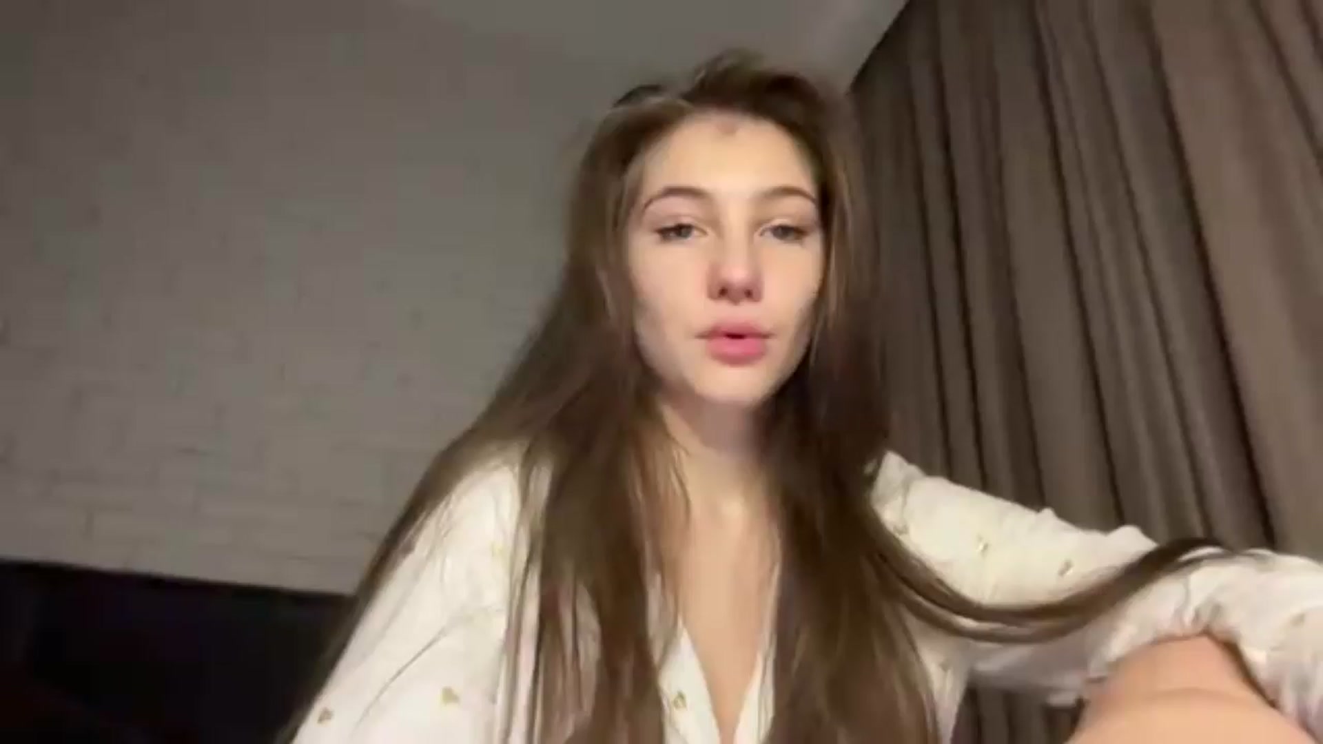 Gallery image thumbnail from MariRi's myfreecams stream on, 11/27/2024, 15:21 image 1 of 20