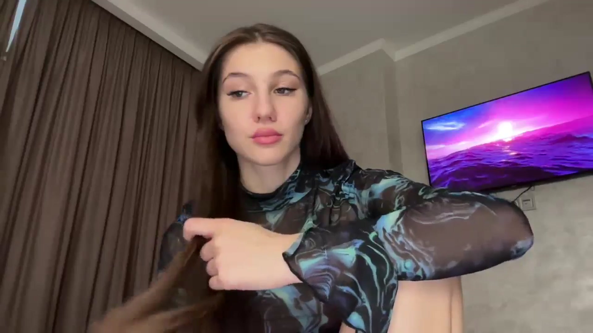 Gallery image thumbnail from MariRi's myfreecams stream on, 12/09/2024, 07:54 image 10 of 20