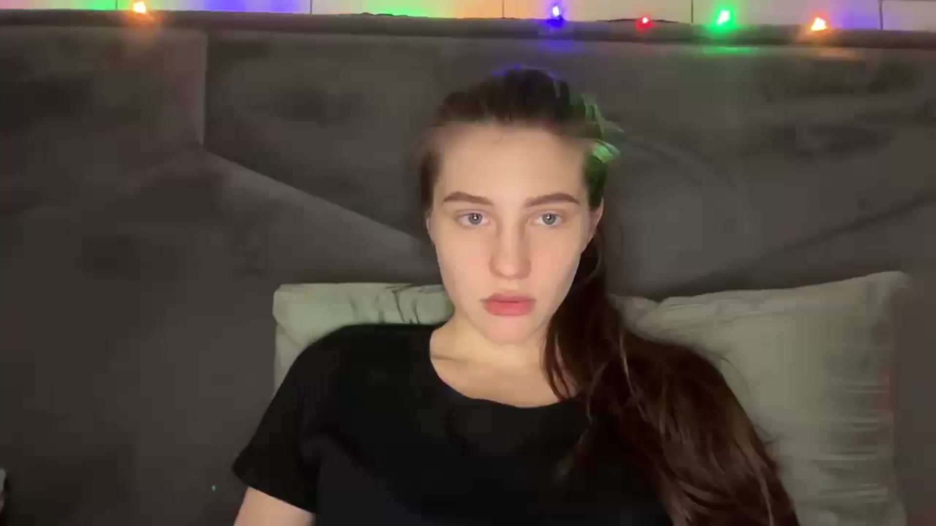 Gallery image thumbnail from MariRi's myfreecams stream on, 12/27/2024, 01:32 image 11 of 20