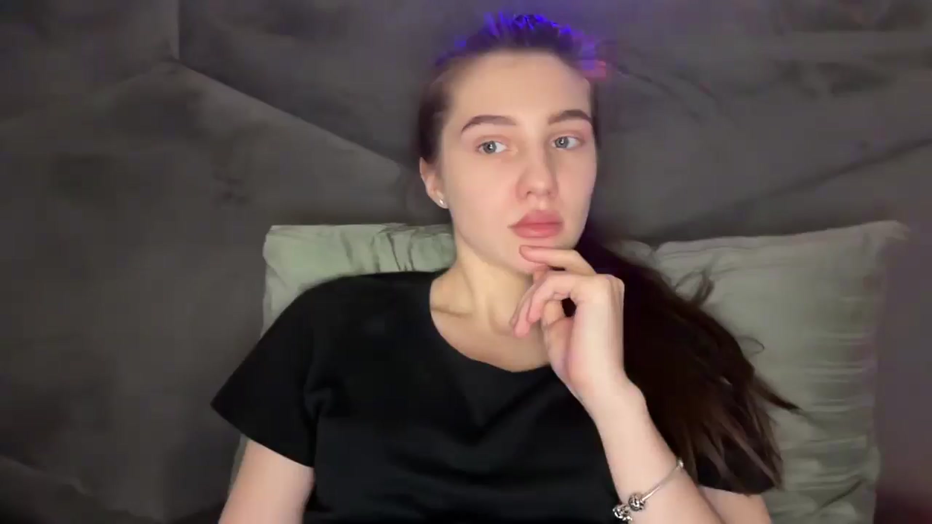 Gallery image thumbnail from MariRi's myfreecams stream on, 12/27/2024, 01:32 image 16 of 20