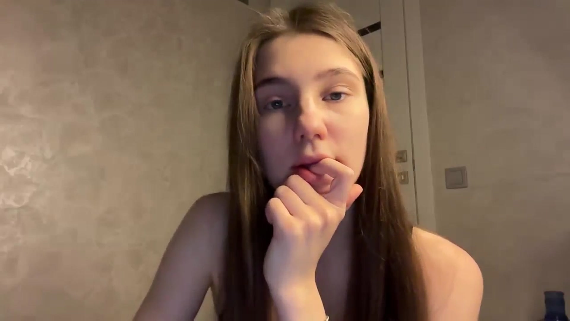 Gallery image thumbnail from MariRi's myfreecams stream on, 01/17/2025, 01:31 image 2 of 20