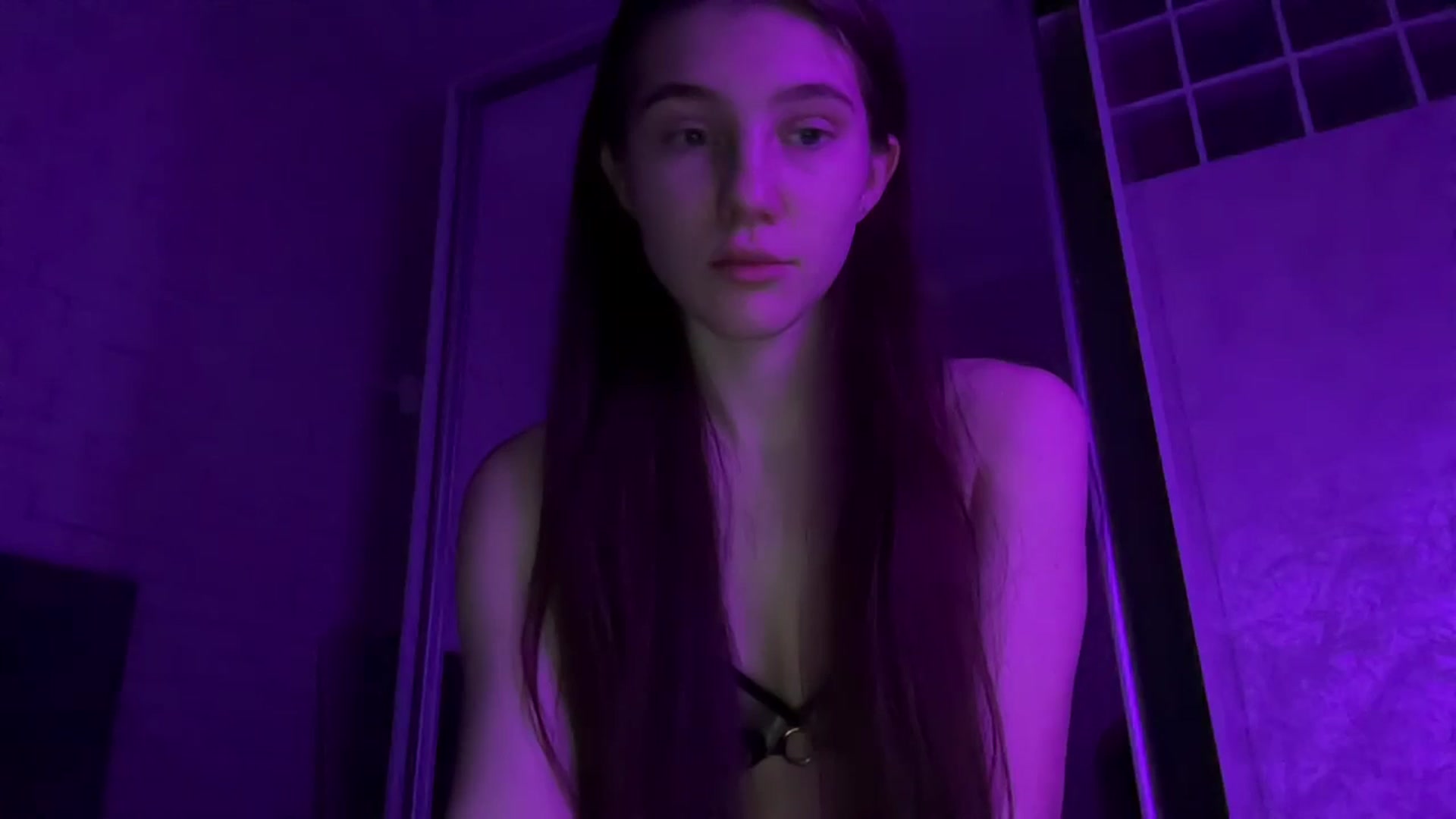 Gallery image thumbnail from MariRi's myfreecams stream on, 01/17/2025, 01:31 image 16 of 20