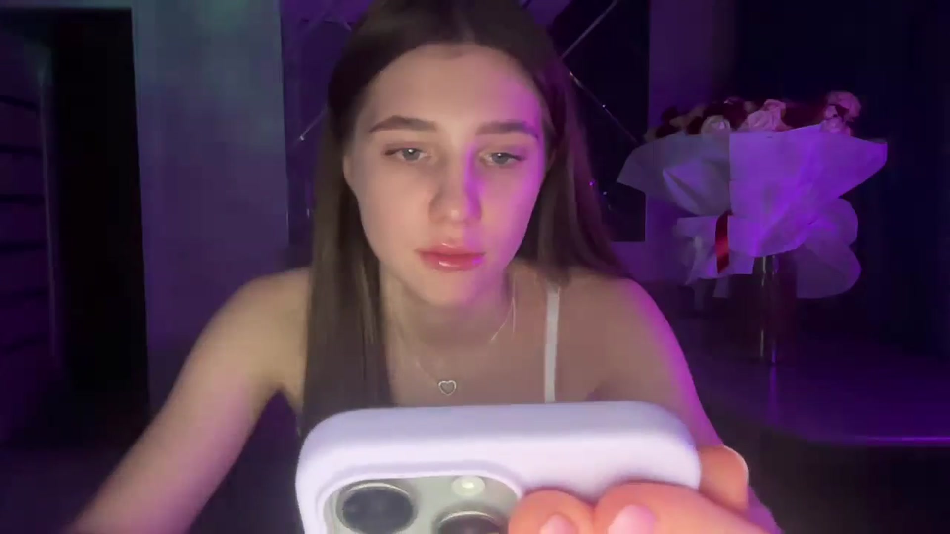 Gallery image thumbnail from MariRi's myfreecams stream on, 02/14/2025, 21:06 image 16 of 20
