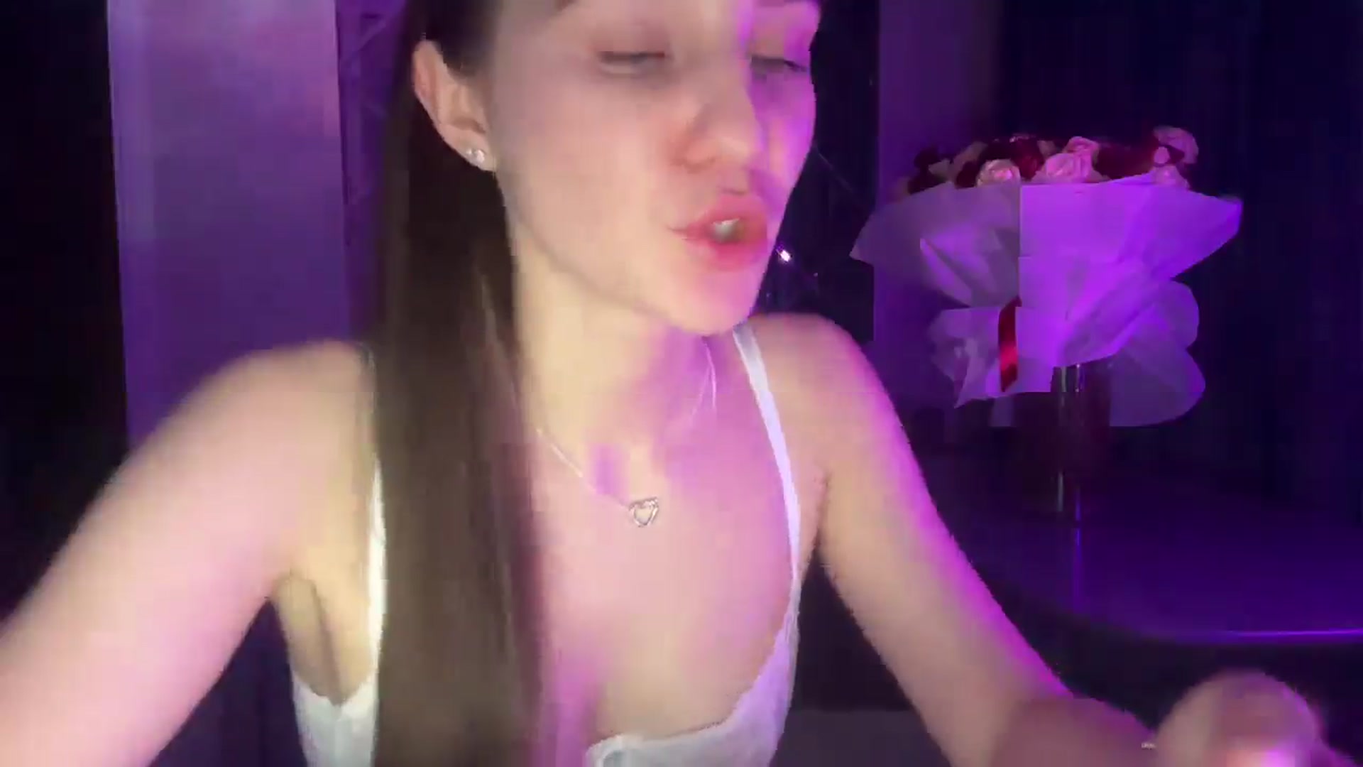Gallery image thumbnail from MariRi's myfreecams stream on, 02/14/2025, 21:06 image 12 of 20