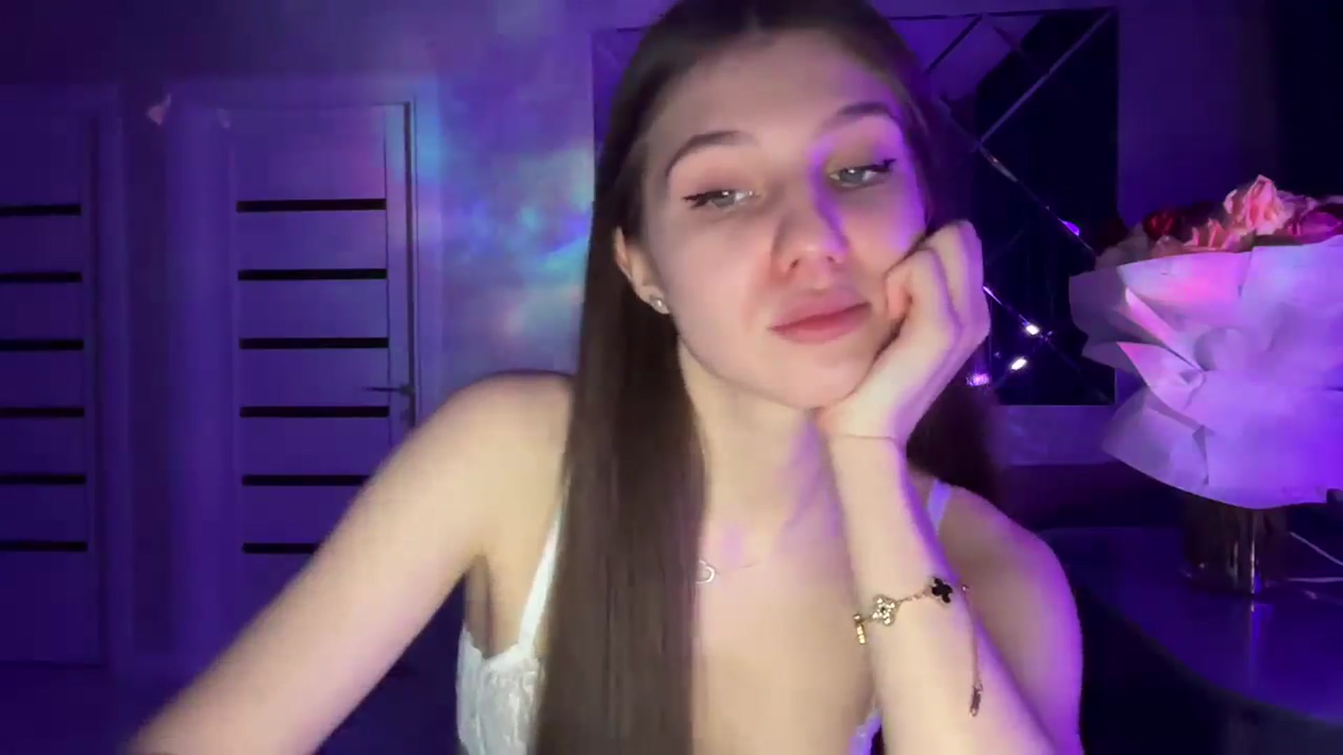Gallery image thumbnail from MariRi's myfreecams stream on, 02/17/2025, 03:37 image 9 of 20