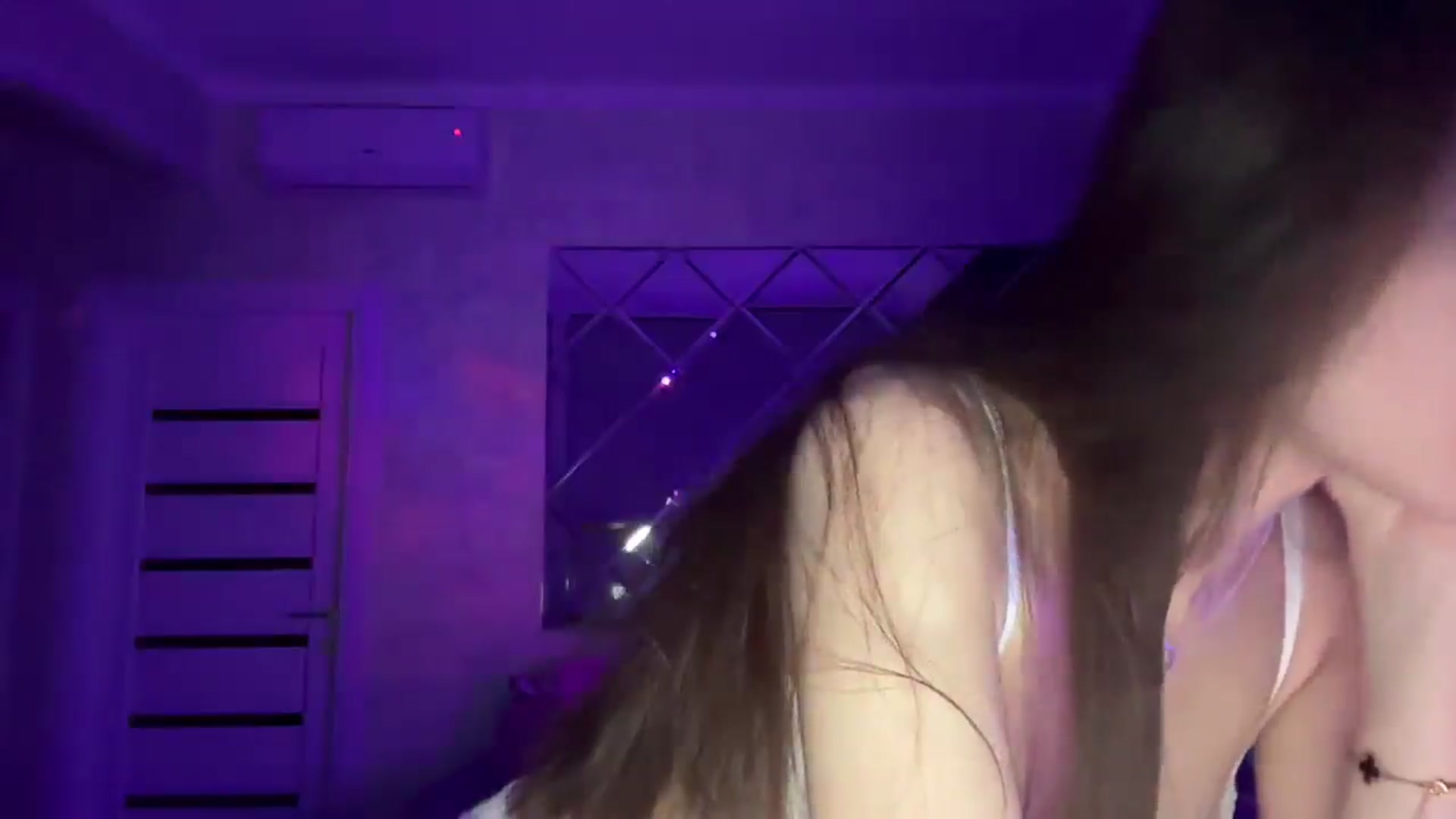Gallery image thumbnail from MariRi's myfreecams stream on, 02/17/2025, 03:37 image 4 of 20