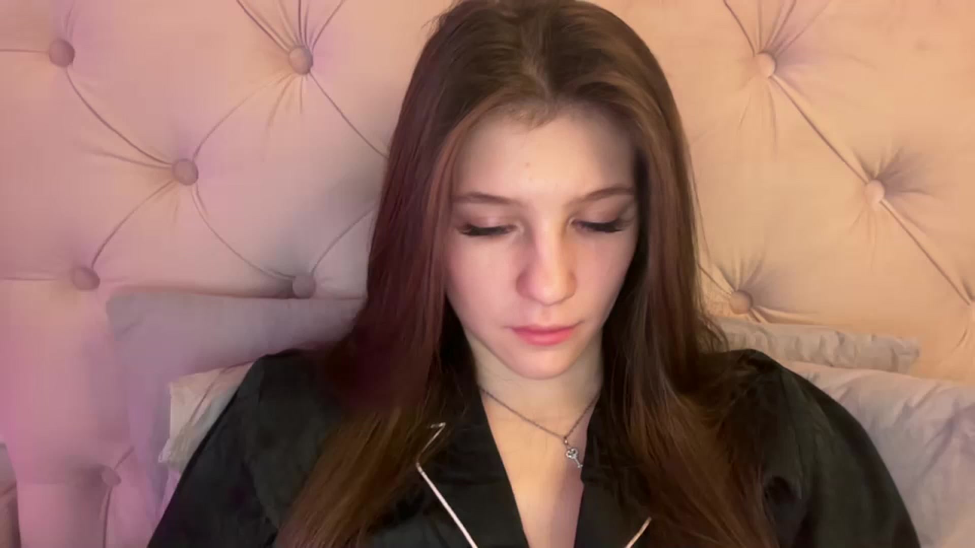 Gallery image thumbnail from MariRi's myfreecams stream on, 01/06/2026, 10:29 image 9 of 20