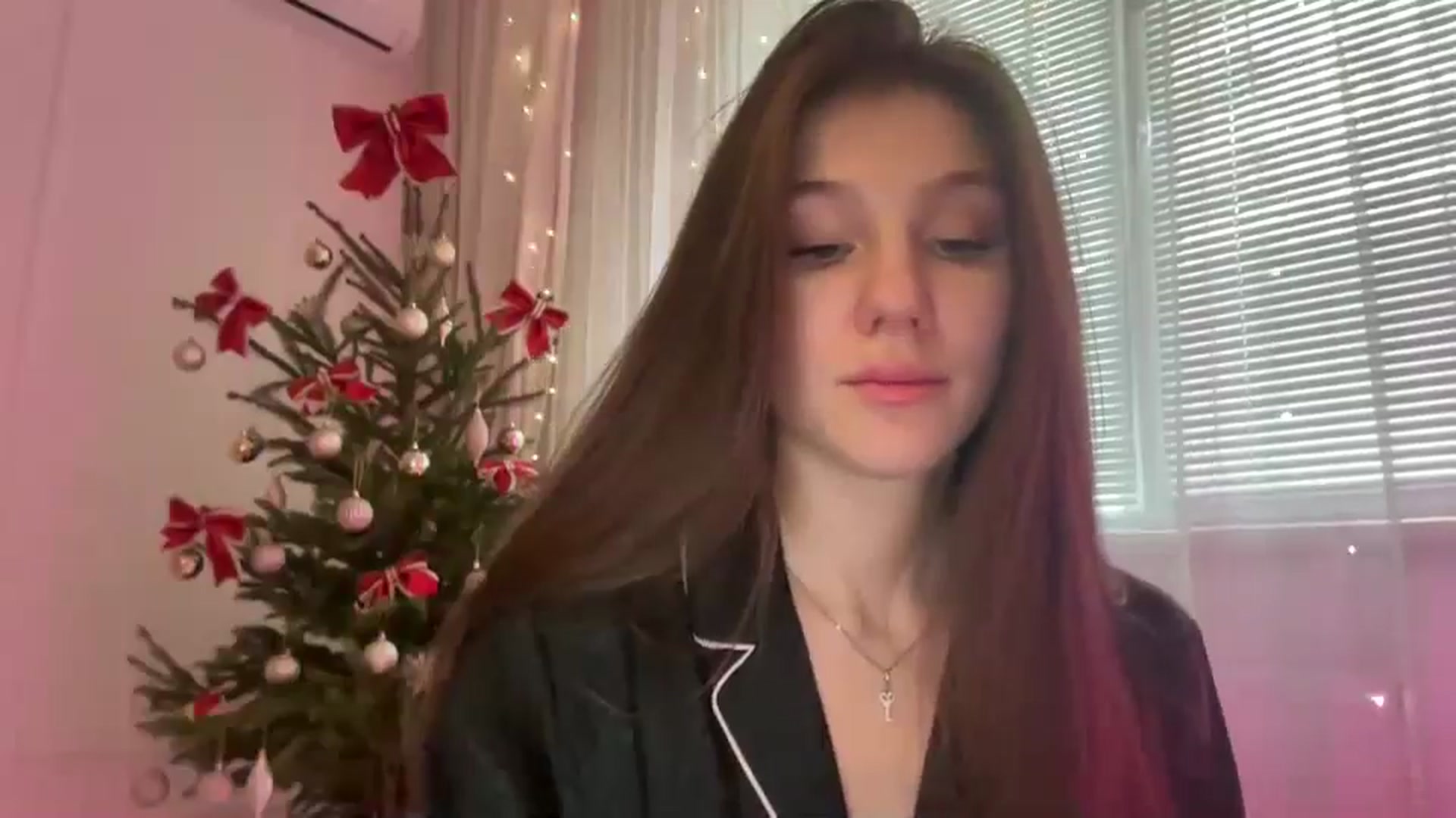 Gallery image thumbnail from MariRi's myfreecams stream on, 01/06/2026, 10:29 image 19 of 20