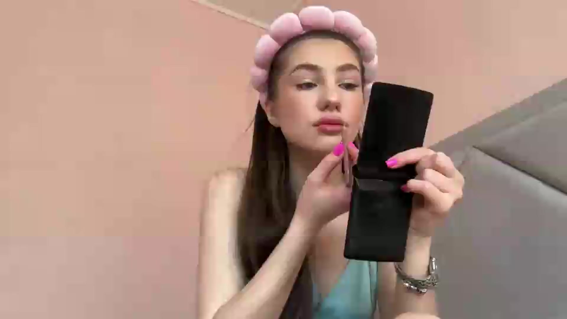 Gallery image thumbnail from MariRi's myfreecams stream on, 05/21/2026, 12:01 image 9 of 20