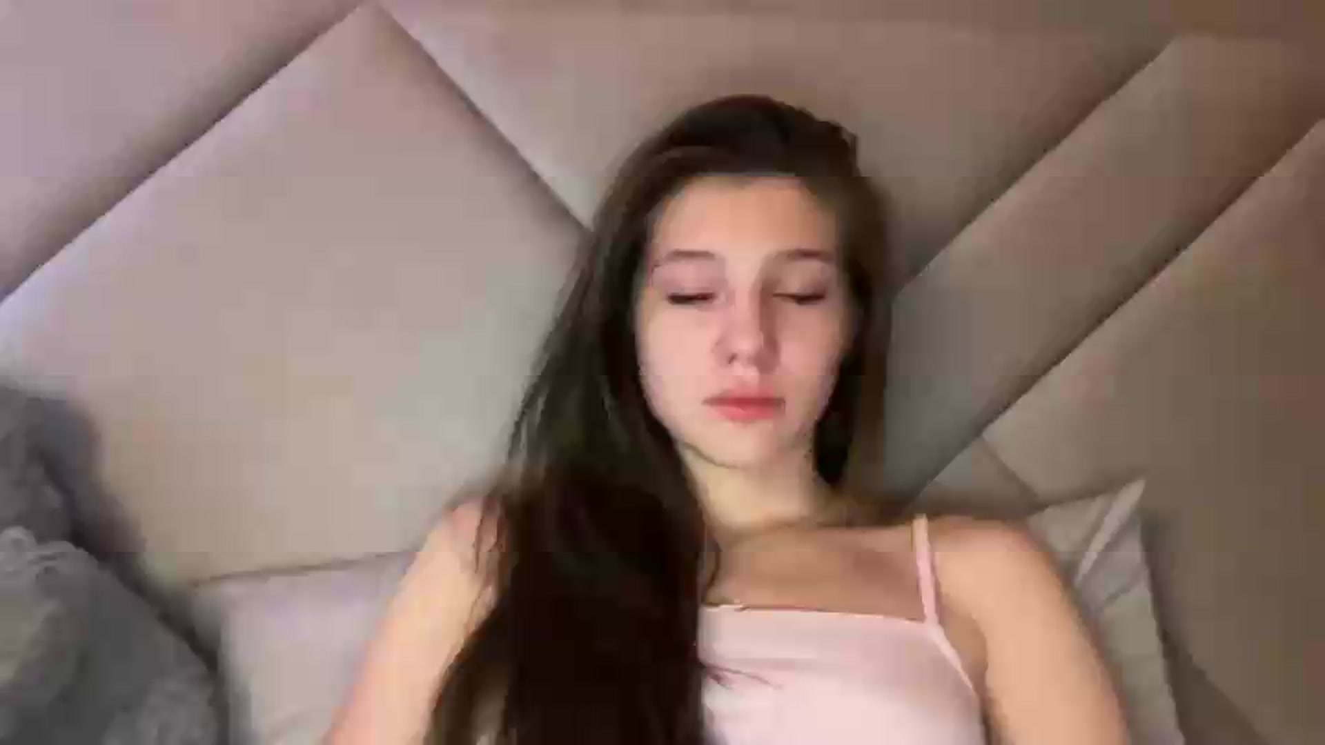 Gallery image thumbnail from MariRi's myfreecams stream on, 05/26/2026, 01:47 image 1 of 20