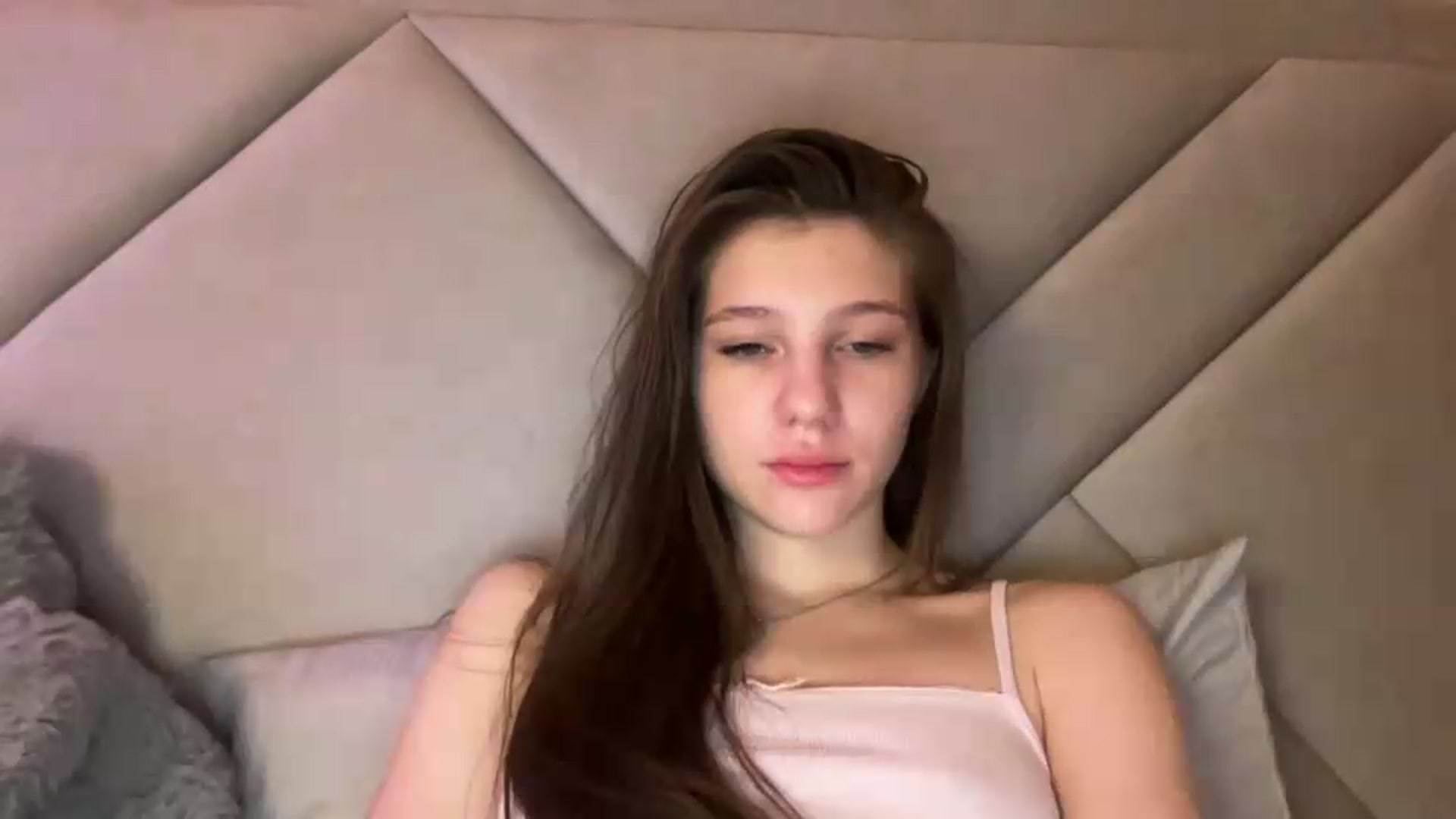 Gallery image thumbnail from MariRi's myfreecams stream on, 05/26/2026, 01:47 image 3 of 20