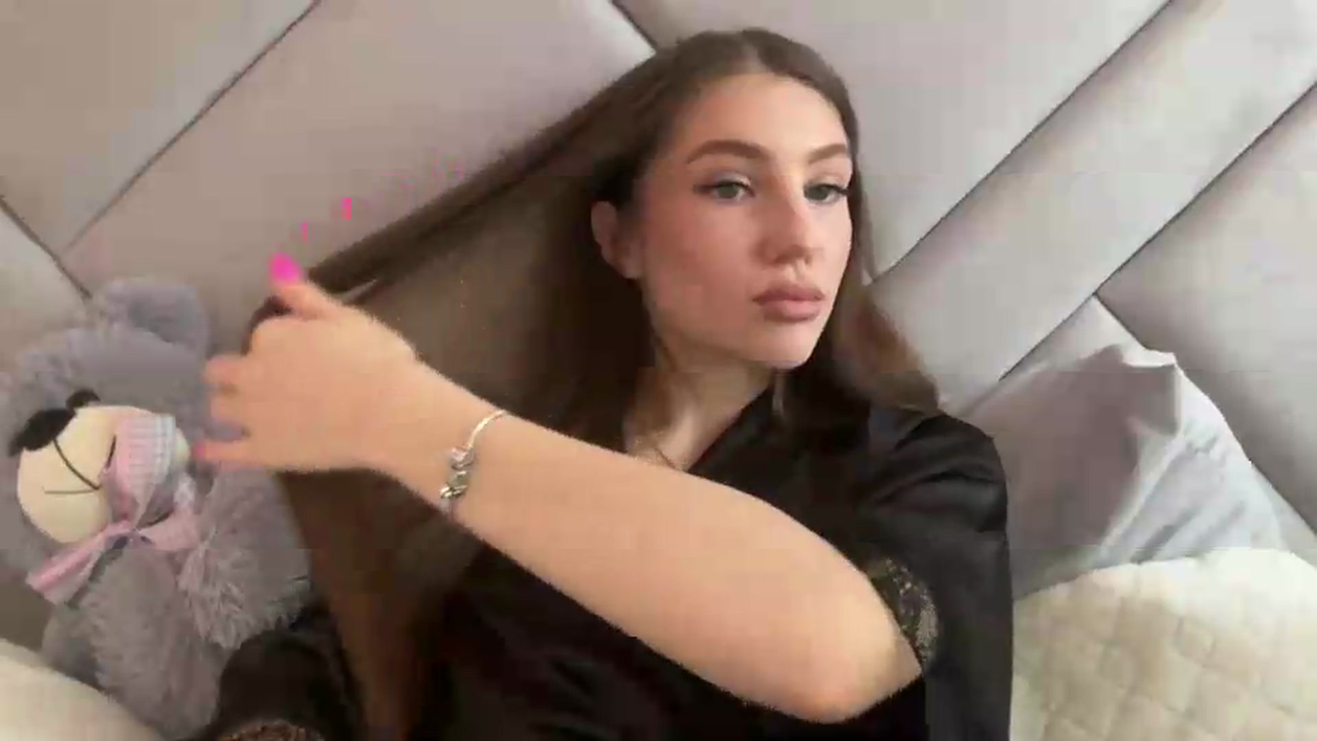 Gallery image thumbnail from MariRi's myfreecams stream on, 06/01/2026, 09:42 image 3 of 20