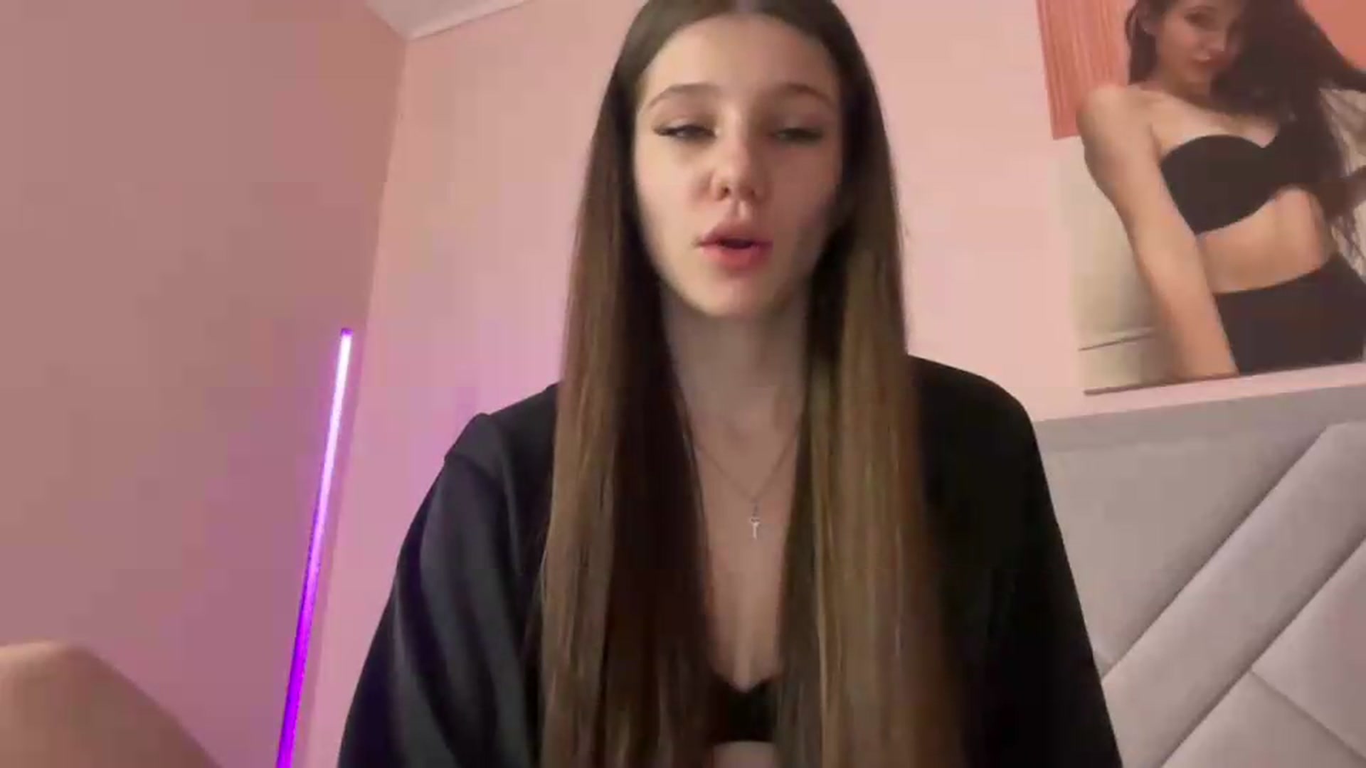 Gallery image thumbnail from MariRi's myfreecams stream on, 06/03/2026, 18:33 image 5 of 20