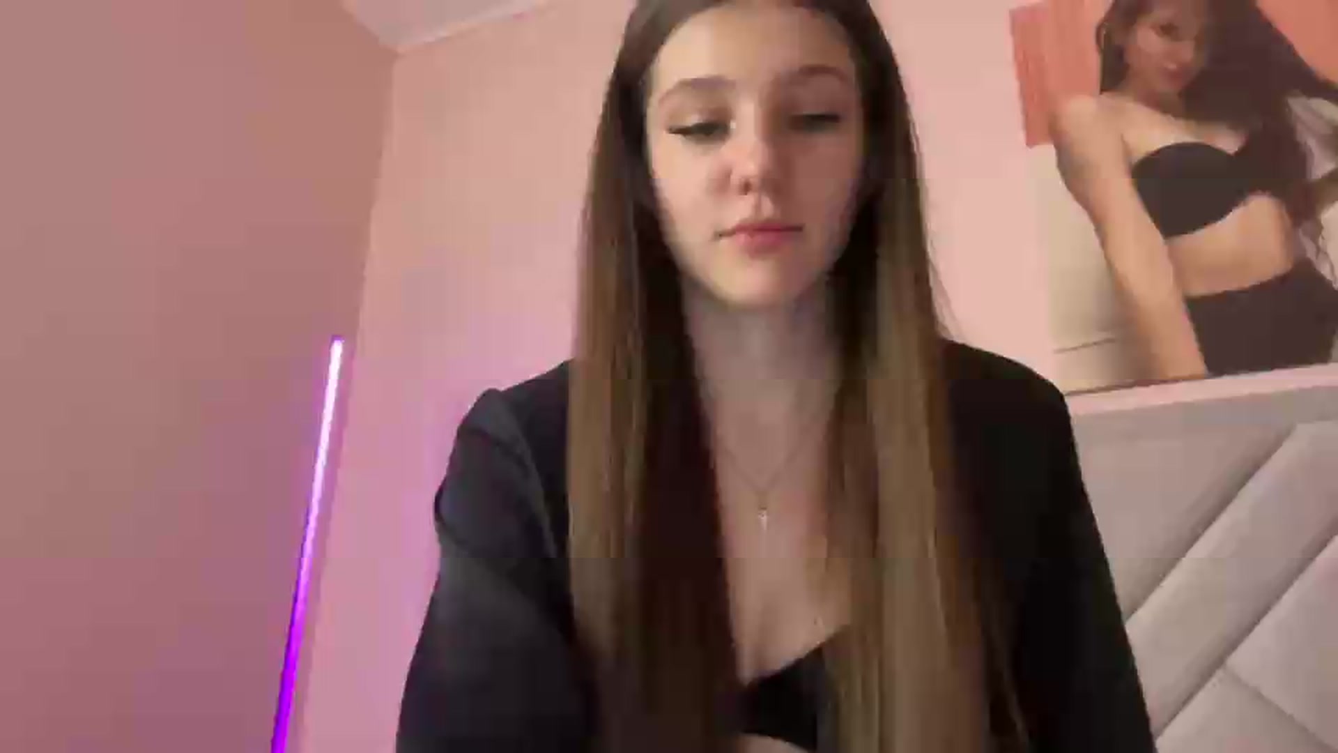 Gallery image thumbnail from MariRi's myfreecams stream on, 06/03/2026, 18:33 image 4 of 20