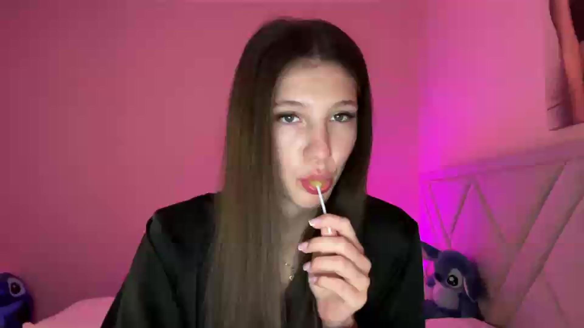 Gallery image thumbnail from MariRi's myfreecams stream on, 06/24/2026, 02:26 image 1 of 20