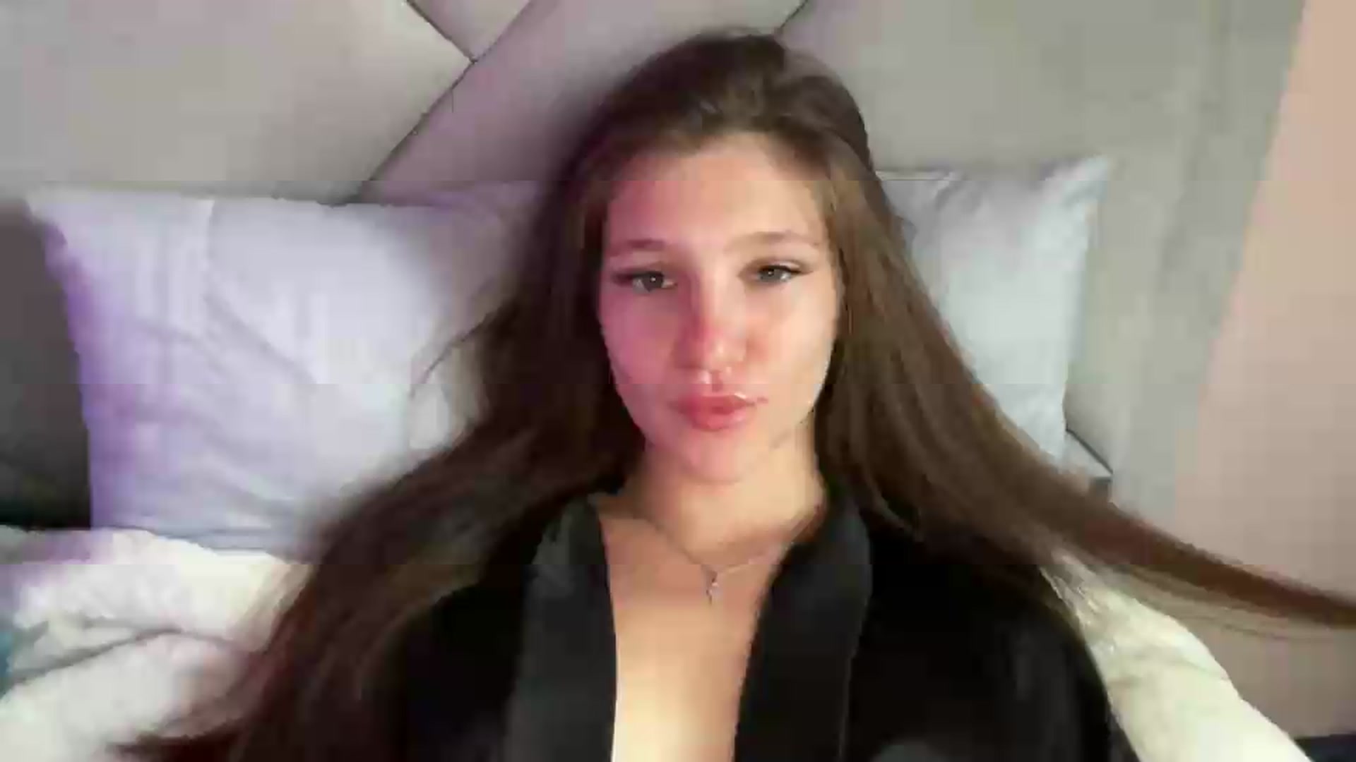 Gallery image thumbnail from MariRi's myfreecams stream on, 06/24/2026, 04:19 image 4 of 20