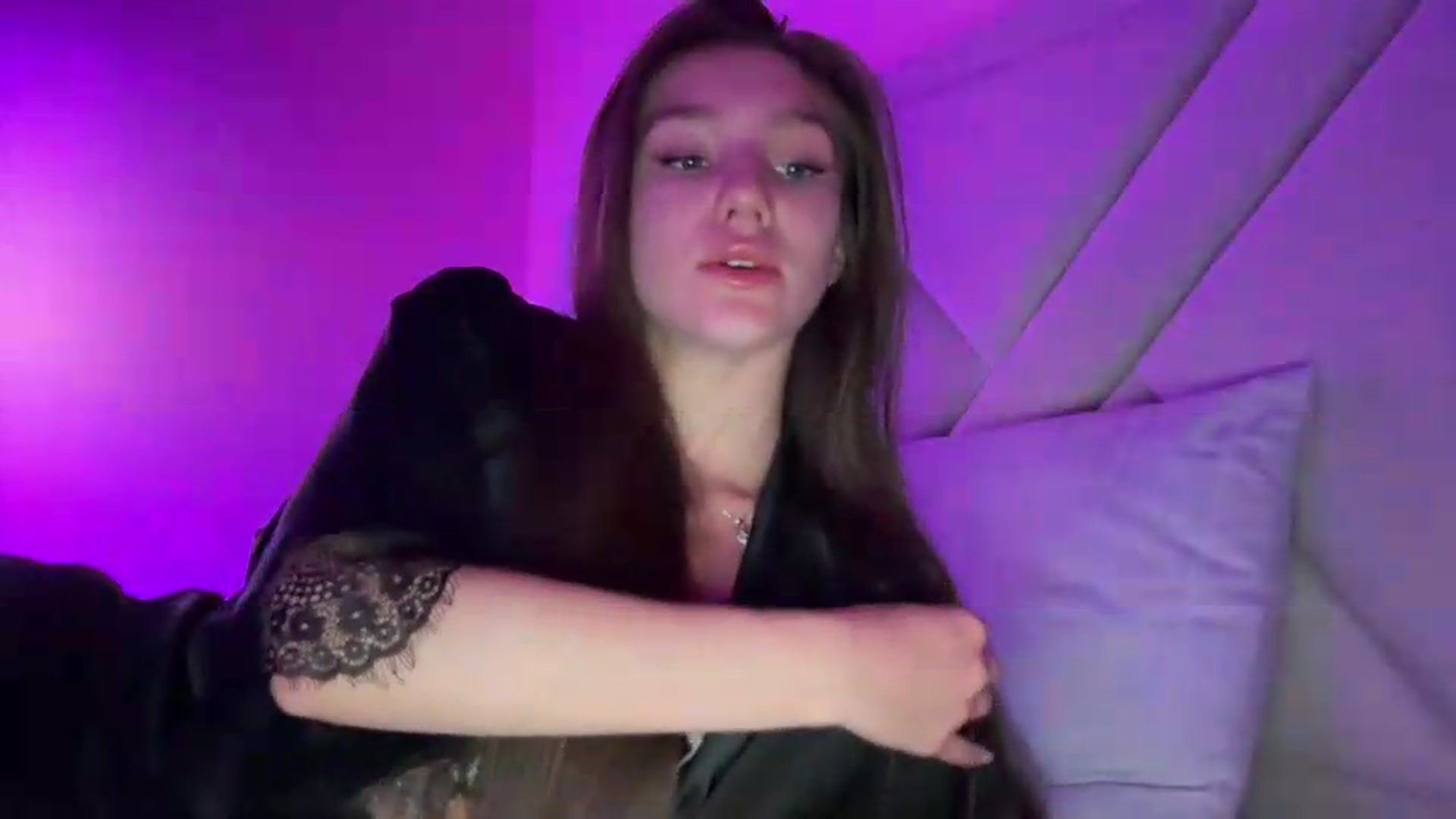 Gallery image thumbnail from MariRi's myfreecams stream on, 06/25/2026, 24:01 image 10 of 20