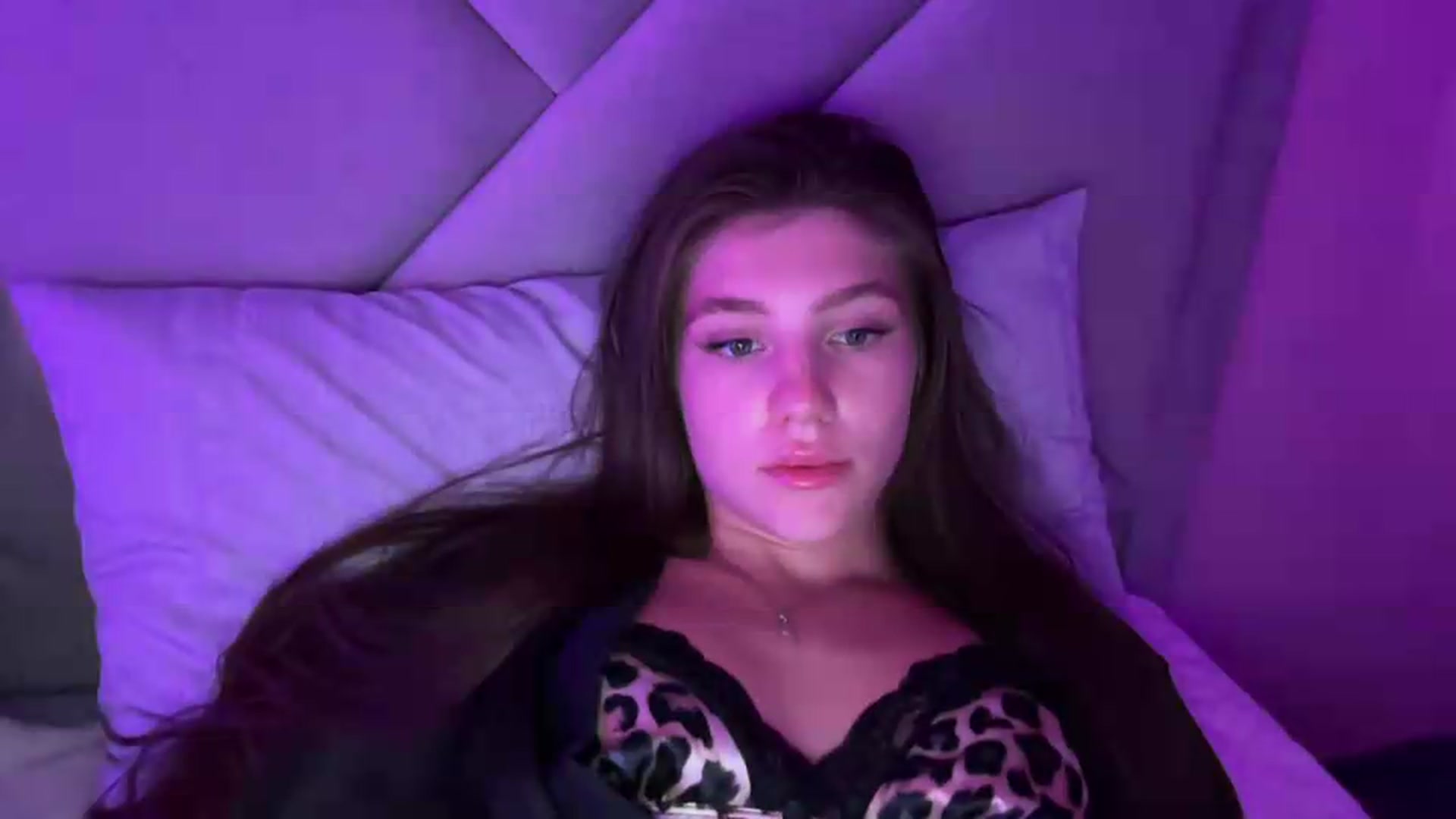 Gallery image thumbnail from MariRi's myfreecams stream on, 06/25/2026, 24:37 image 5 of 20