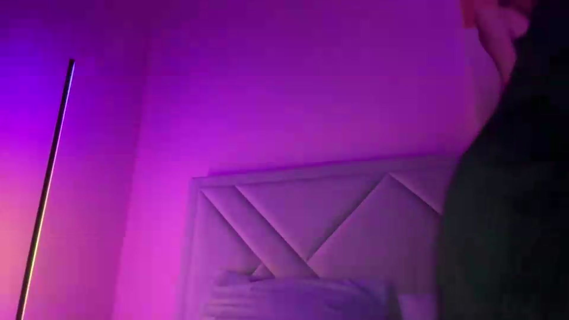 Gallery image thumbnail from MariRi's myfreecams stream on, 06/25/2026, 24:37 image 17 of 20