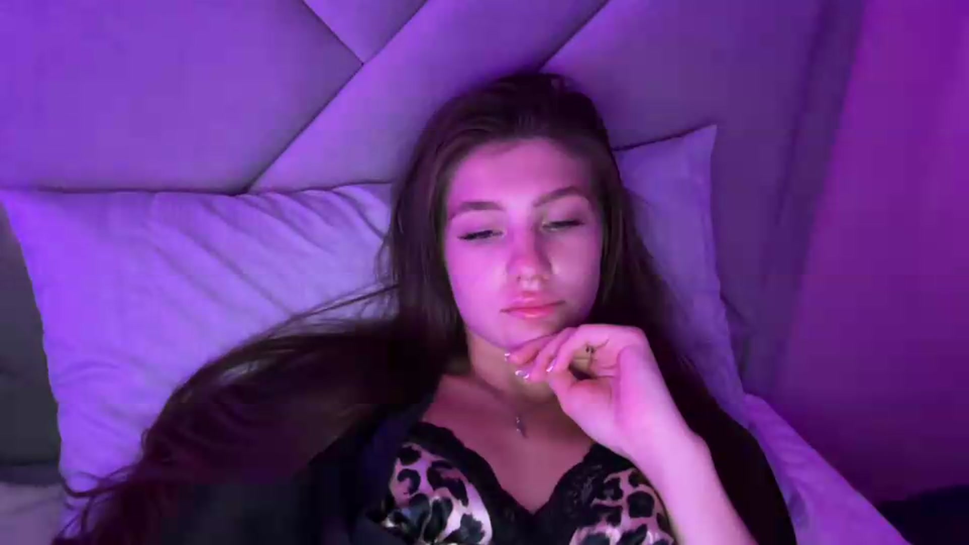 Gallery image thumbnail from MariRi's myfreecams stream on, 06/25/2026, 24:37 image 4 of 20
