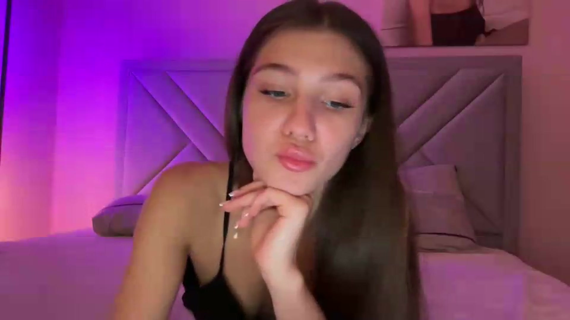 Gallery image thumbnail from MariRi's myfreecams stream on, 06/26/2026, 23:49 image 4 of 20