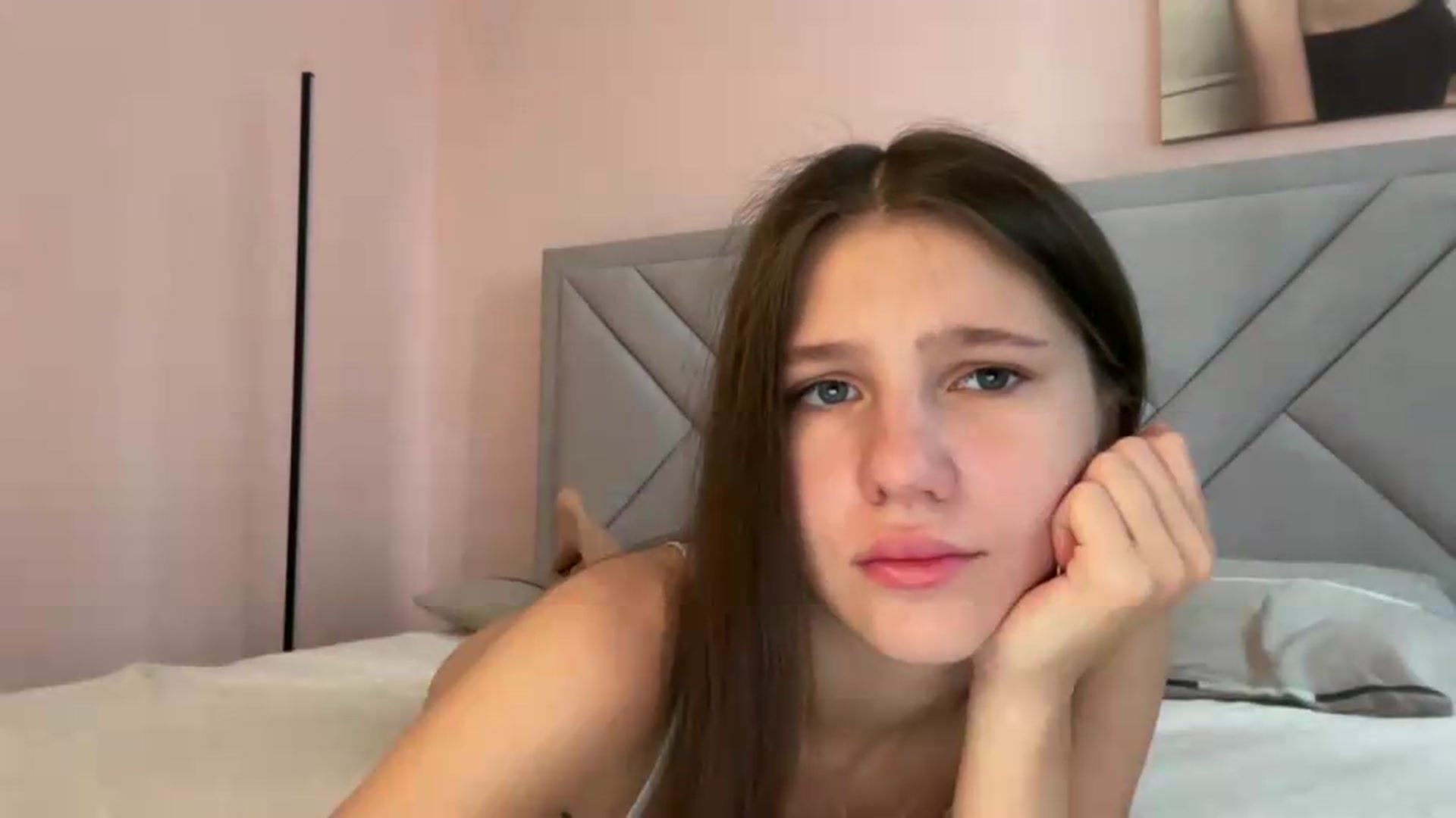 Gallery image thumbnail from MariRi's myfreecams stream on, 07/03/2026, 13:18 image 19 of 20