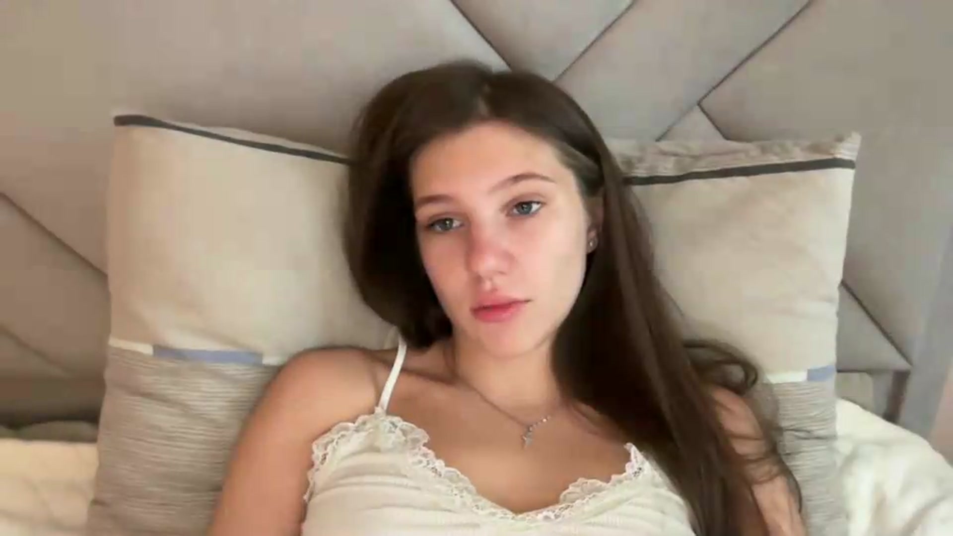 Gallery image thumbnail from MariRi's myfreecams stream on, 07/03/2026, 14:18 image 18 of 20