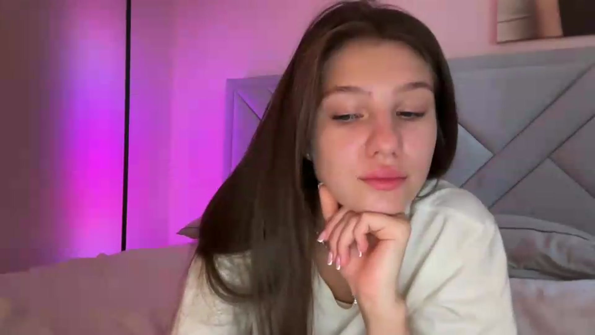 Gallery image thumbnail from MariRi's myfreecams stream on, 07/05/2026, 03:14 image 10 of 20