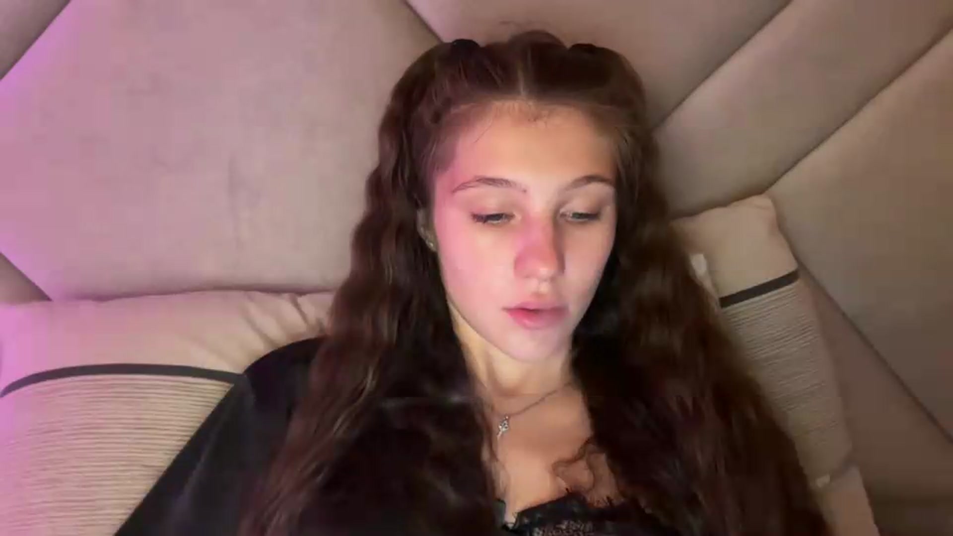 Gallery image thumbnail from MariRi's myfreecams stream on, 07/06/2026, 24:19 image 18 of 20