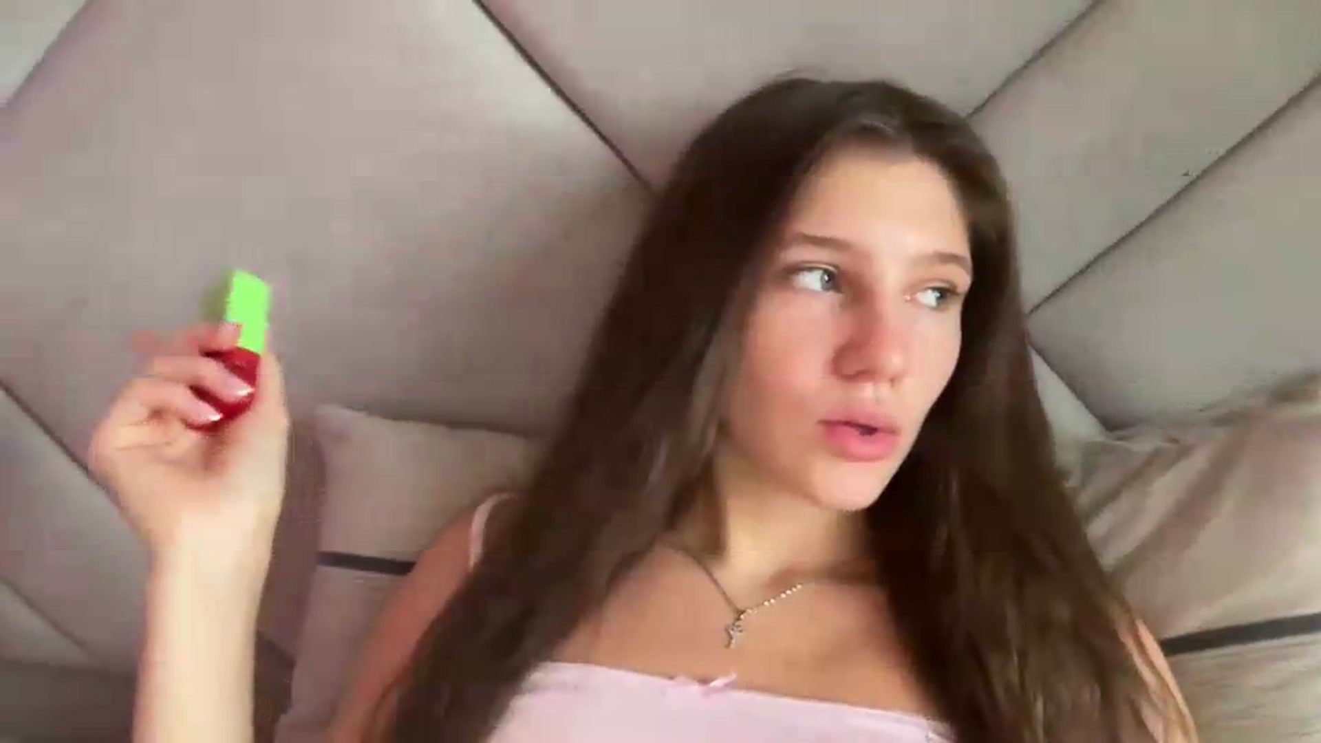 Gallery image thumbnail from MariRi's myfreecams stream on, 07/06/2026, 04:58 image 13 of 20