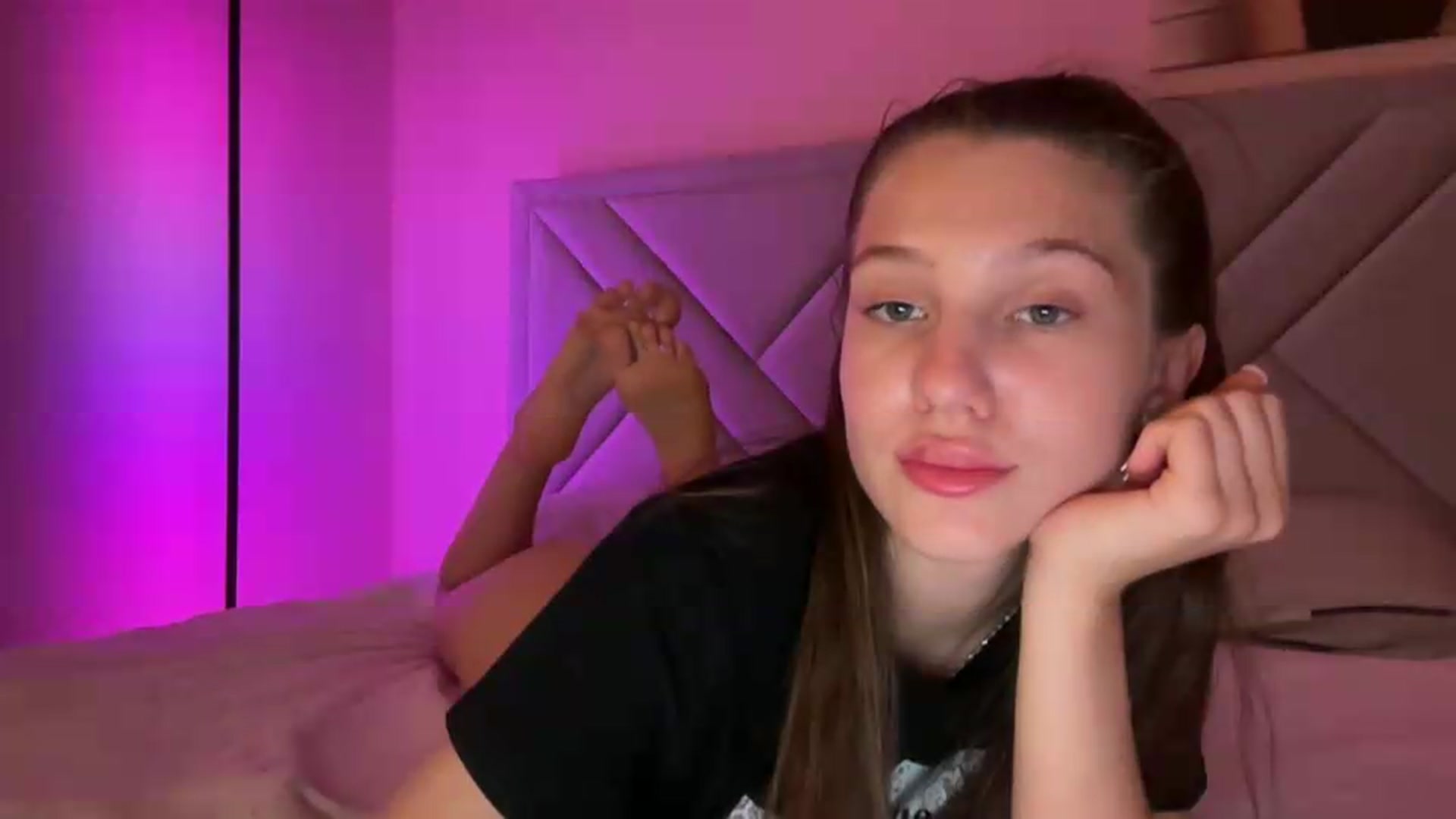 Gallery image thumbnail from MariRi's myfreecams stream on, 07/07/2026, 24:31 image 16 of 20