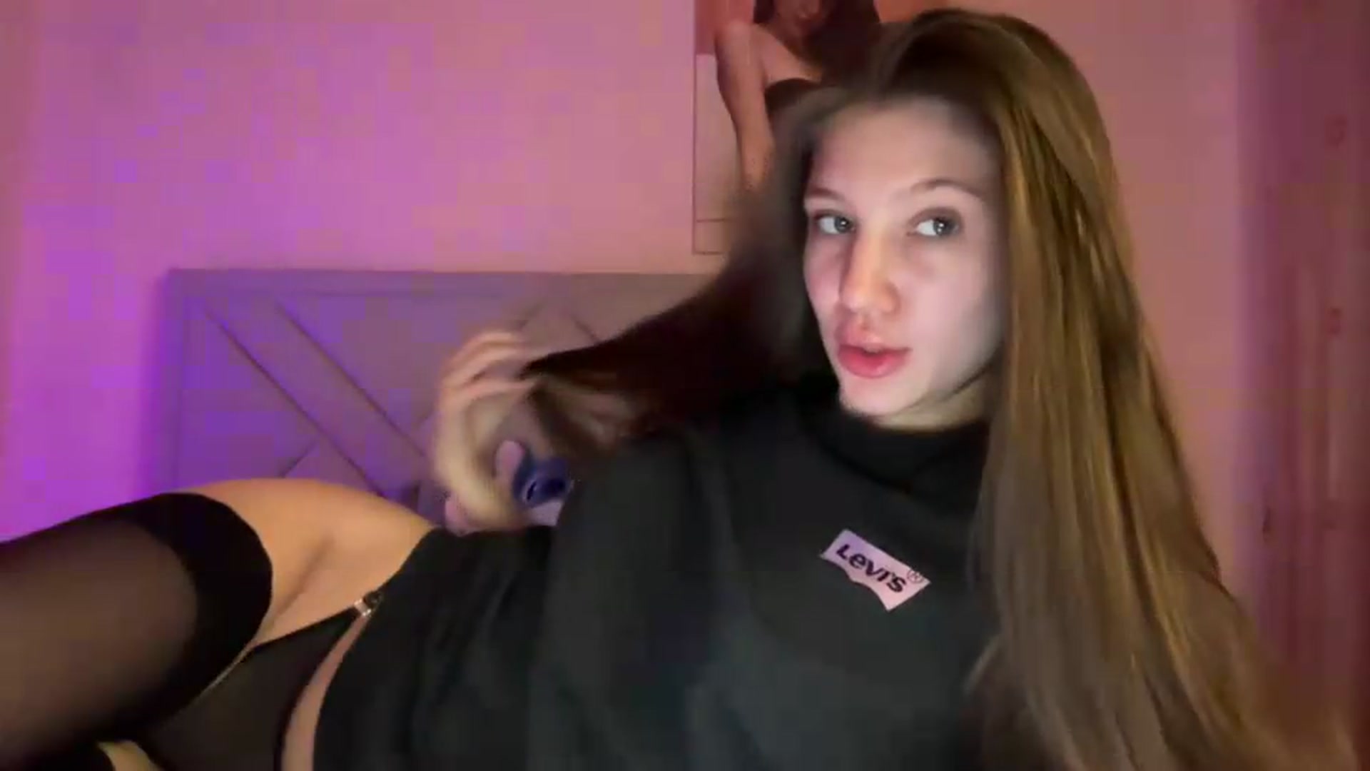 Gallery image thumbnail from MariRi's myfreecams stream on, 07/10/2026, 24:59 image 15 of 20