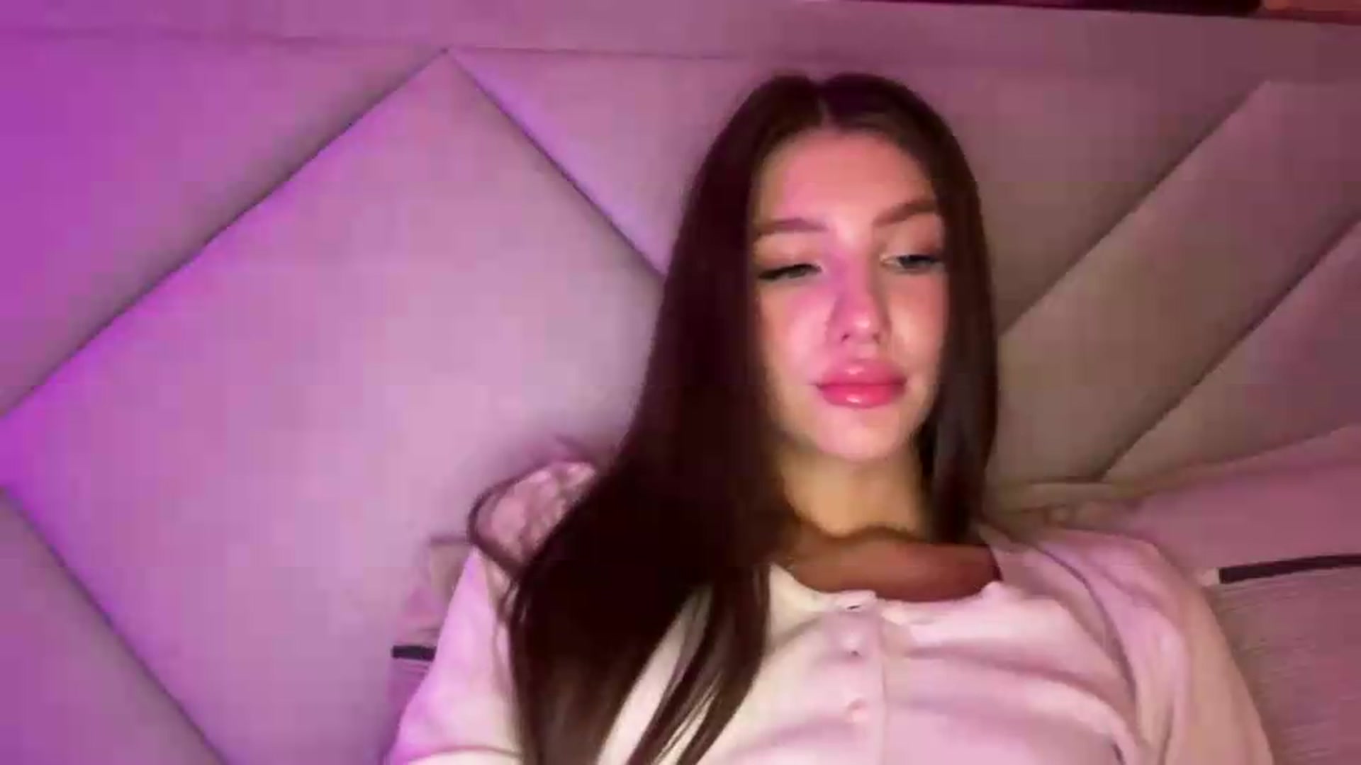 Gallery image thumbnail from MariRi's myfreecams stream on, 07/23/2026, 02:05 image 11 of 20